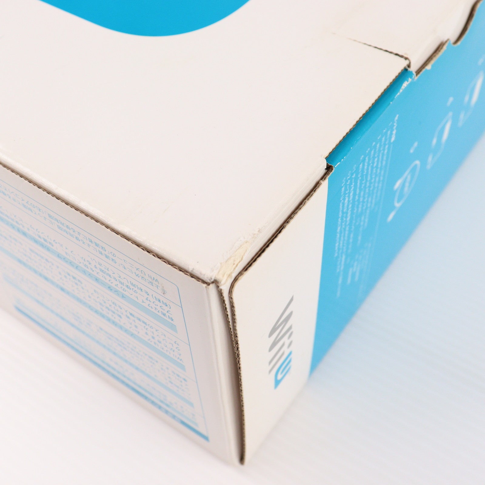 【中古即納】[WiiU] (本体) Wii U ベーシックセット 白 BASIC SET Shiro(本体メモリー8GB) 任天堂(WUP-S-WAAA)(20121208)