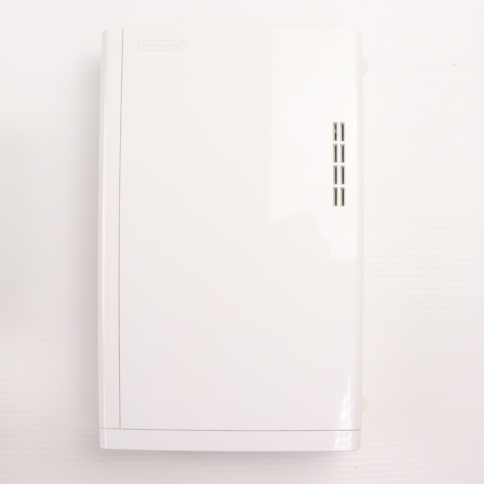 【中古即納】[WiiU] (本体) Wii U ベーシックセット 白 BASIC SET Shiro(本体メモリー8GB) 任天堂(WUP-S-WAAA)(20121208)