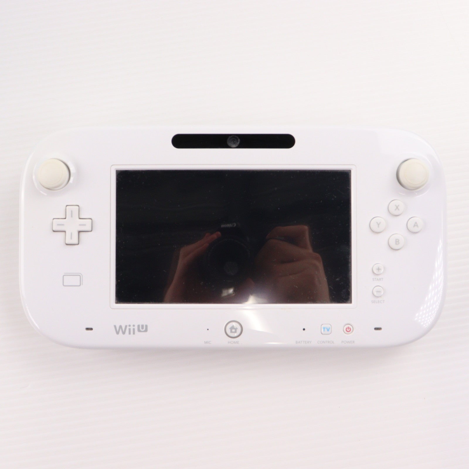 【中古即納】[WiiU] (本体) Wii U ベーシックセット 白 BASIC SET Shiro(本体メモリー8GB) 任天堂(WUP-S-WAAA)(20121208)