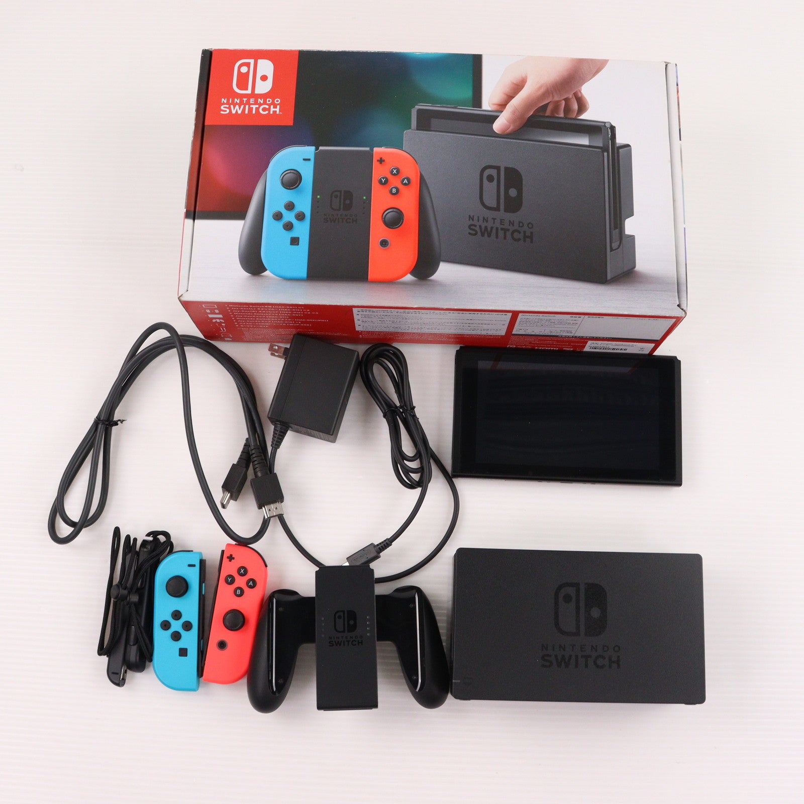 【中古即納】[Switch] (本体) Nintendo Switch(ニンテンドースイッチ) Joy-Con(L) ネオンブルー/R ネオンレッド 任天堂(HAC-S-KABAA)(20170303)