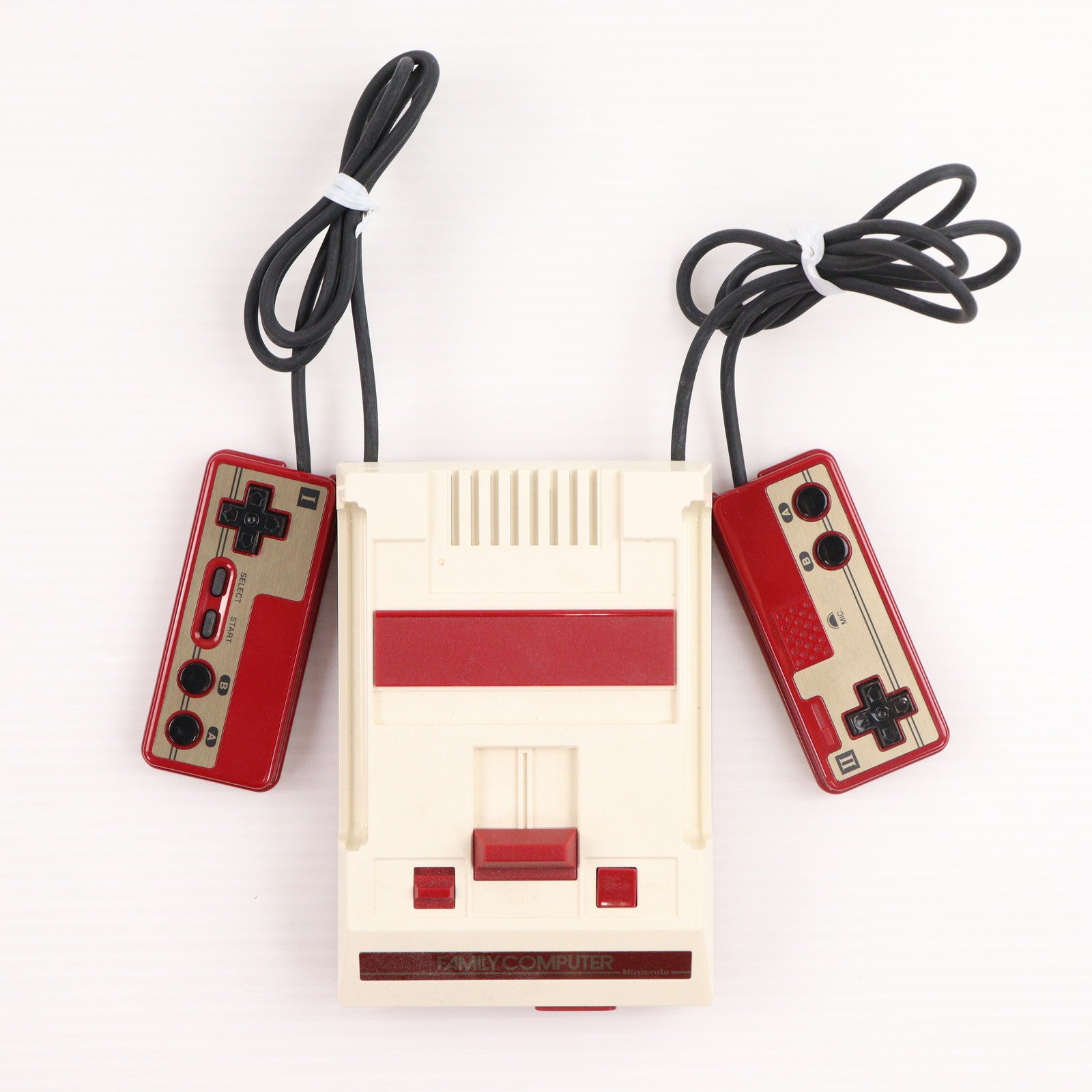 【中古即納】[FC] (本体) ニンテンドークラシックミニ ファミリーコンピュータ 任天堂(CLV-S-HVCC)(20161110)