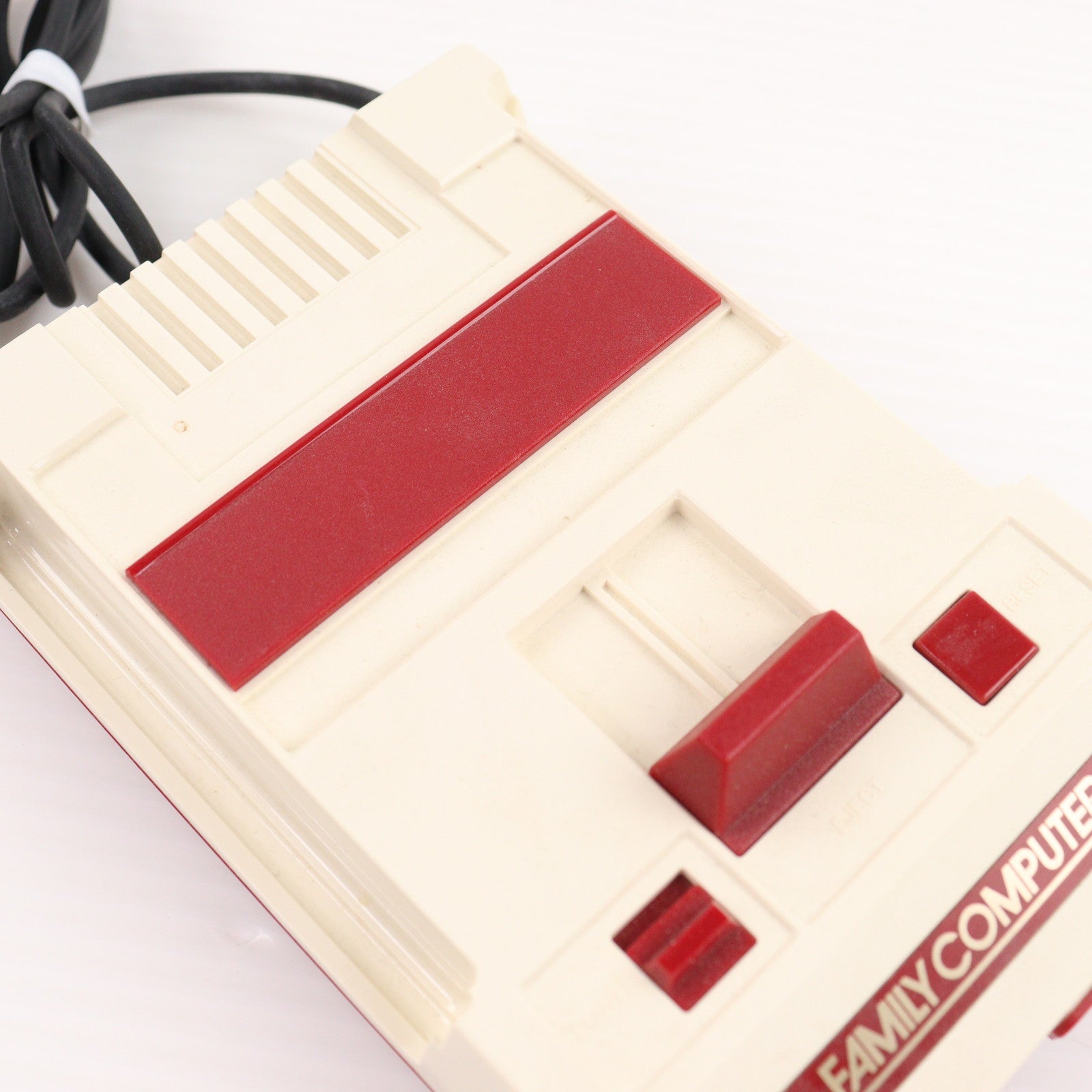 【中古即納】[FC] (本体) ニンテンドークラシックミニ ファミリーコンピュータ 任天堂(CLV-S-HVCC)(20161110)