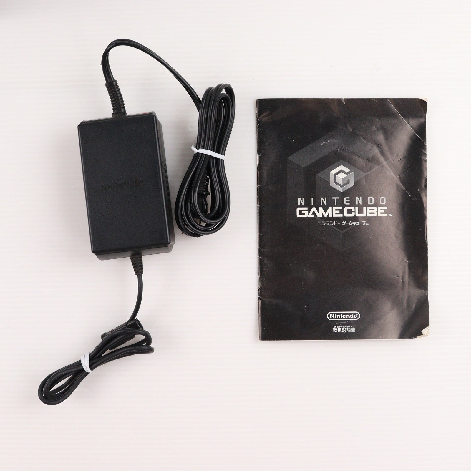 【中古即納】[GC] (本体) NINTENDO GAMECUBE(ニンテンドー ゲームキューブ) ブラック 任天堂(DOL-SKA)(20011121)