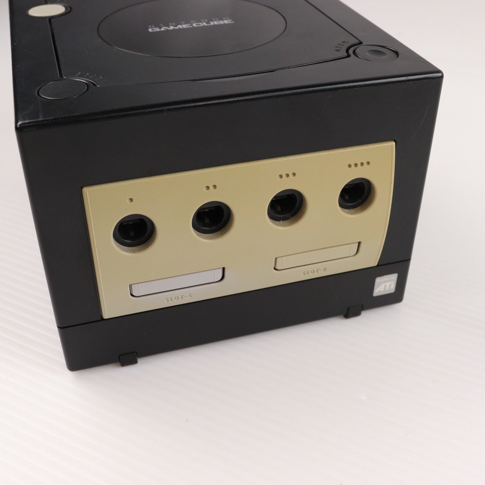 【中古即納】[GC] (本体) NINTENDO GAMECUBE(ニンテンドー ゲームキューブ) ブラック 任天堂(DOL-SKA)(20011121)