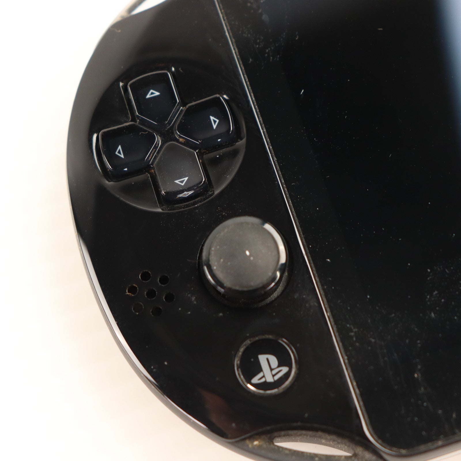 【中古即納】[PSVita] (本体) PlayStation Vita(プレイステーション ヴィータ) Wi-Fiモデル ブラック SCE(PCH-2000ZA11)(20131010)