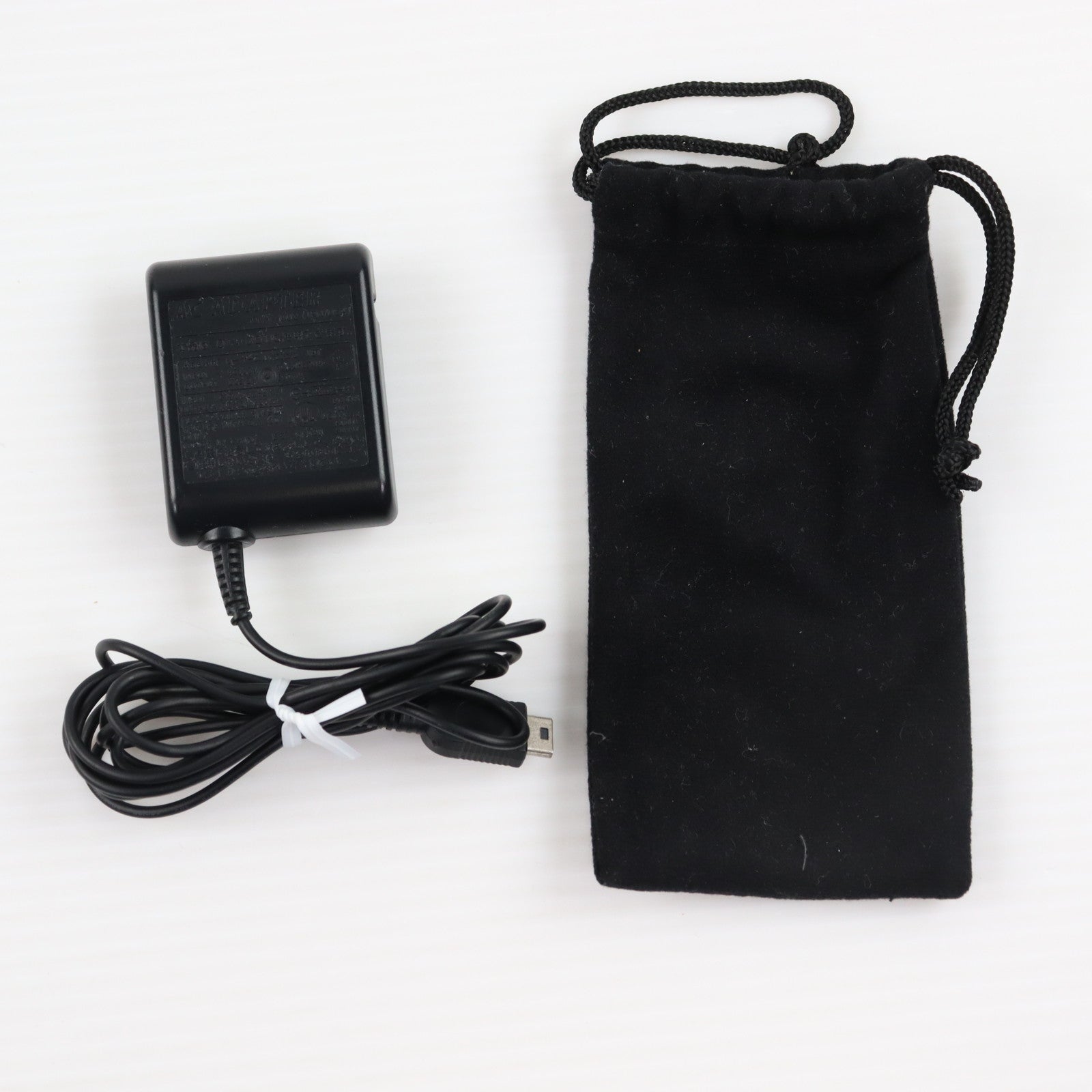 【中古即納】[GBA] (本体) GAMEBOY micro(ゲームボーイミクロ) ファミコンバージョン 任天堂(OXY-S-GA)(20050913)