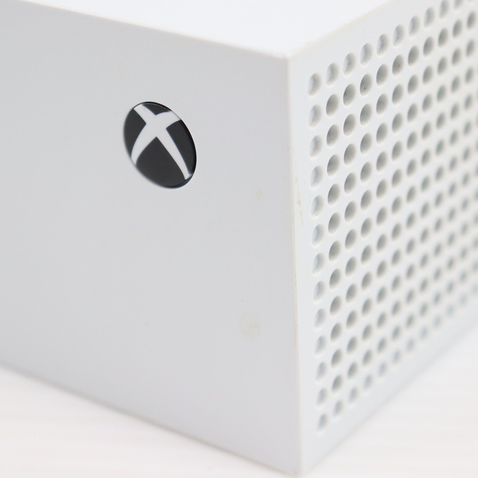 【中古即納】[XboxX/S] (本体) Xbox Series S 512GB 日本マイクロソフト(RRS-00015)(20201110)