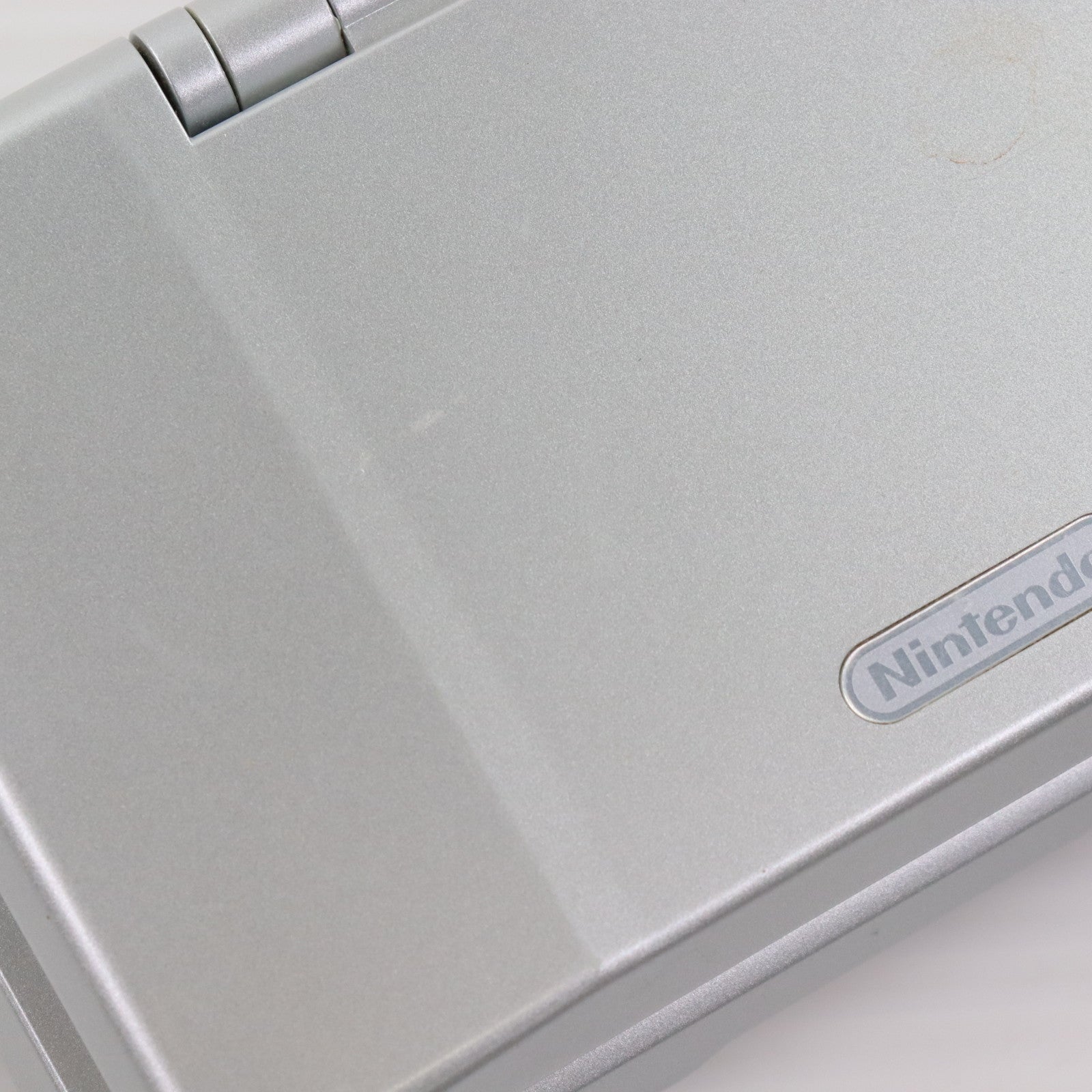 【中古即納】[NDS] (本体) ニンテンドーDS プラチナシルバー 任天堂(NTR-S-VKA)(20041202)
