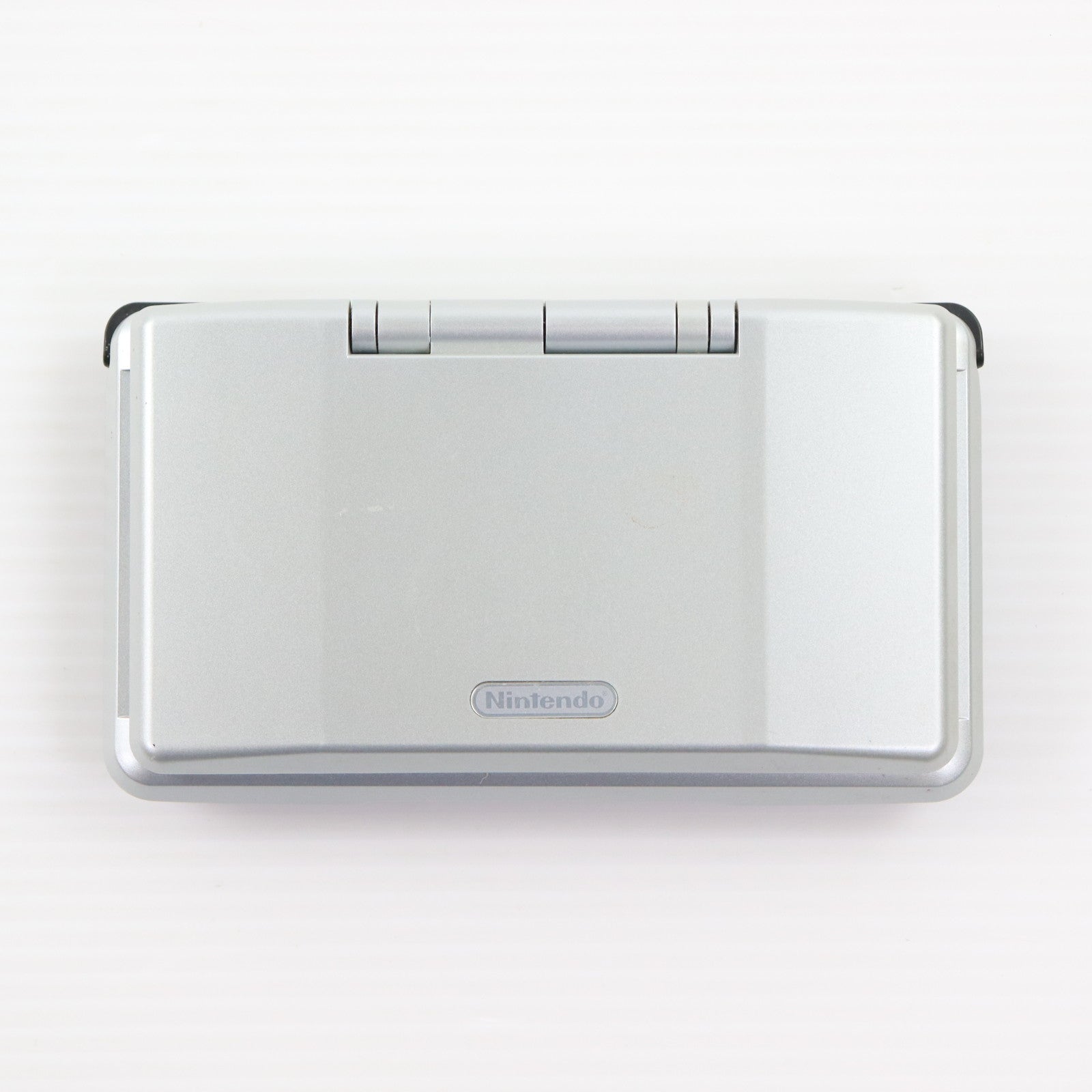 【中古即納】[NDS] (本体) ニンテンドーDS プラチナシルバー 任天堂(NTR-S-VKA)(20041202)