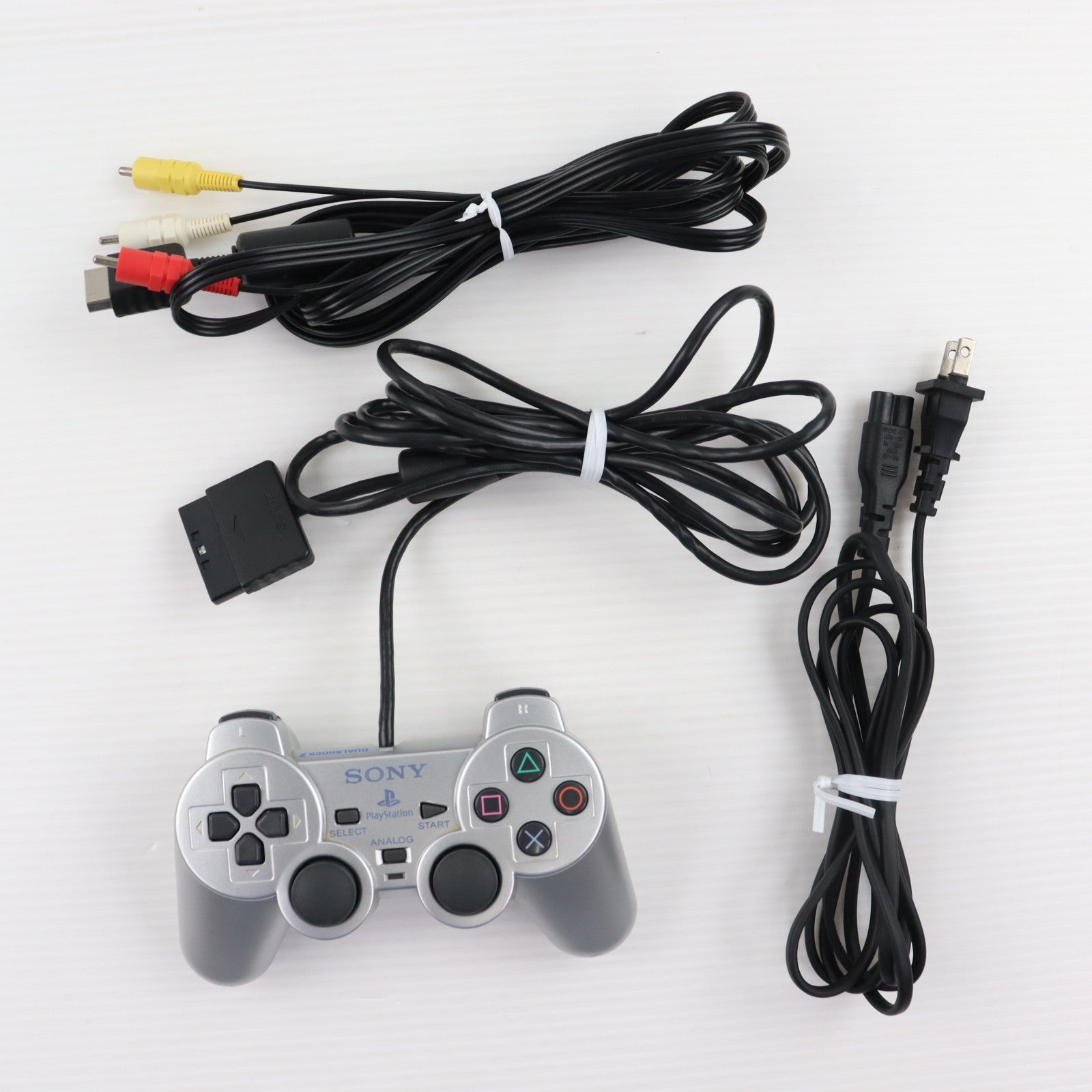 【中古即納】[PS2] (本体) トイザらス限定 PlayStation 2(プレイステーション2) サテンシルバー SCE(SCPH-50000TSS)(20041119)