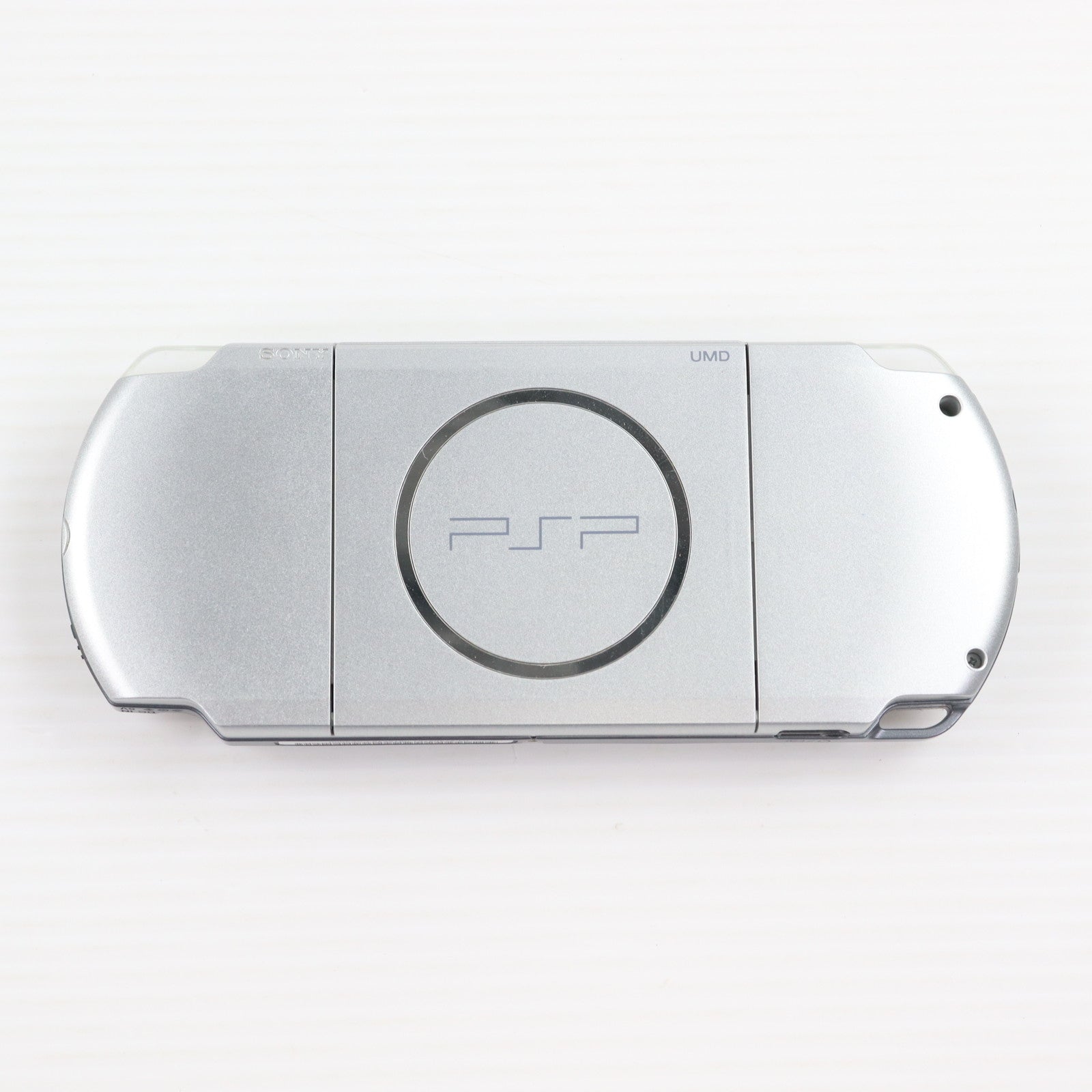 【中古即納】[PSP] (本体) PlayStation Portable(プレイステーション・ポータブル) ミスティック・シルバー SCE(PSP-3000MS)(20081016)