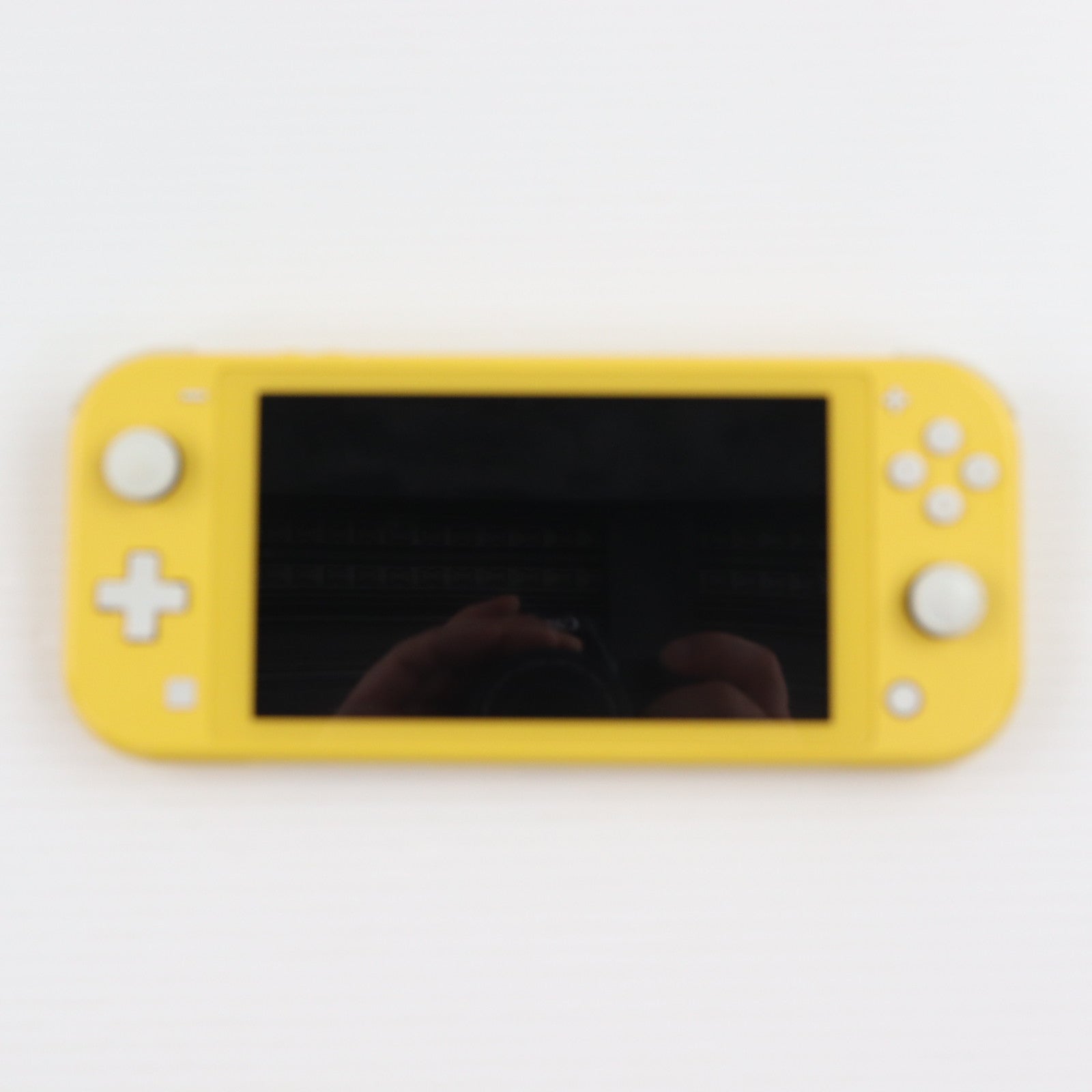 【中古即納】[Switch] (本体) Nintendo Switch Lite(ニンテンドースイッチライト) イエロー 任天堂(HDH-S-YAZAA)(20190920)