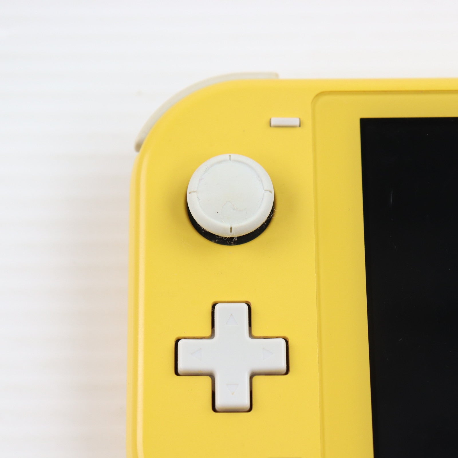 【中古即納】[Switch] (本体) Nintendo Switch Lite(ニンテンドースイッチライト) イエロー 任天堂(HDH-S-YAZAA)(20190920)