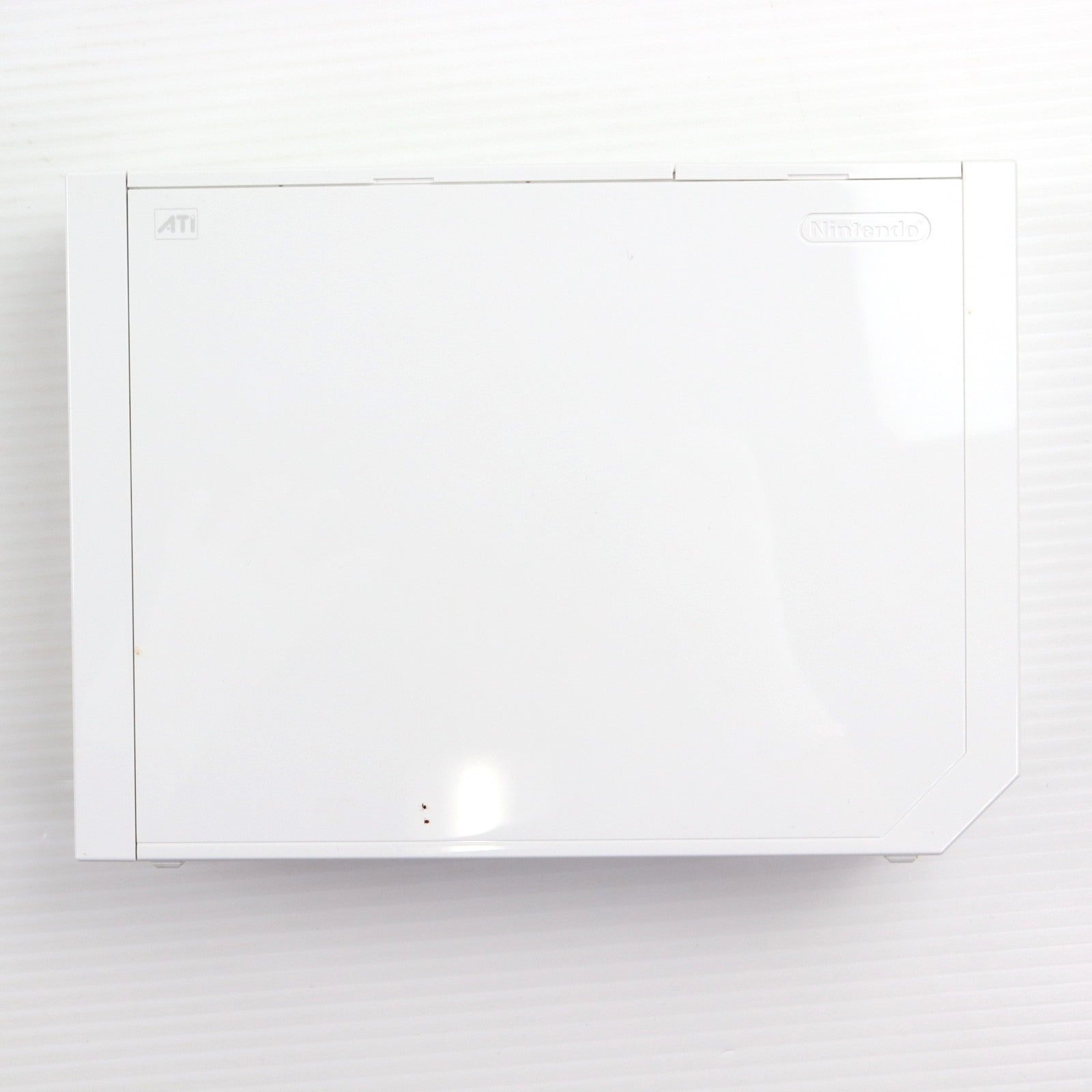 【中古即納】[Wii] (本体) Wii(シロ)(Wiiリモコンジャケット同梱) 任天堂(RVL-S-WD)(20071009)