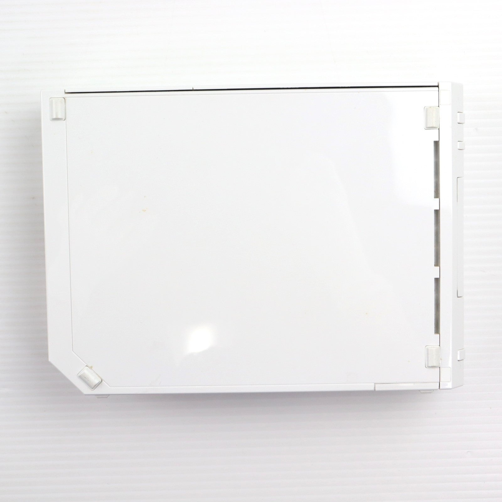 【中古即納】[Wii] (本体) Wii(シロ)(Wiiリモコンジャケット同梱) 任天堂(RVL-S-WD)(20071009)