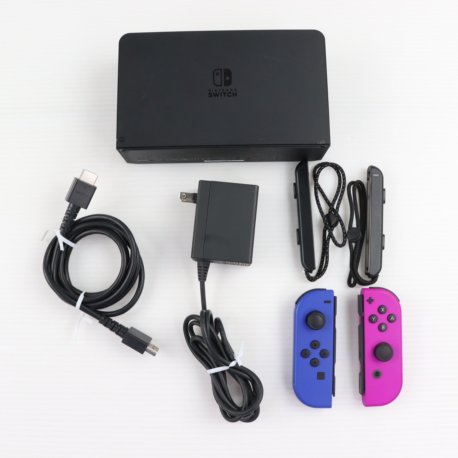 【中古即納】[Switch] (本体) マイニンテンドーストア限定 (新型)Nintendo Switch(ニンテンドースイッチ) カスタマイズ Joy-Con(L) ブルー/(R) ネオンパープル Joy-Conストラップ ブラック 任天堂(HAD-S-KAYAA)(20190830)