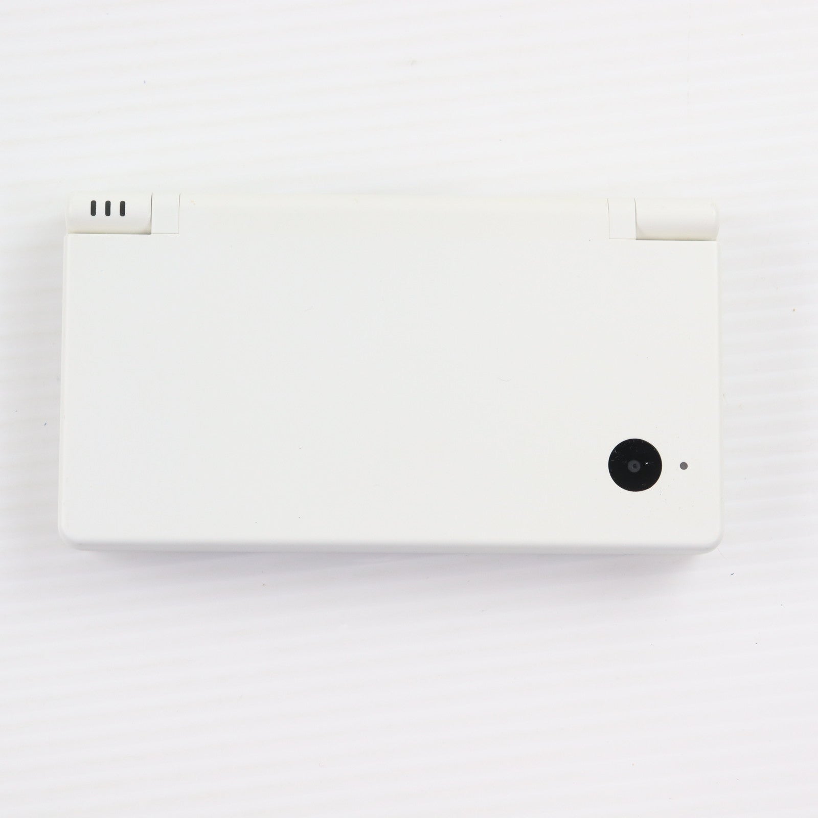 【中古即納】[NDS] (本体) ニンテンドーDSi ホワイト 任天堂(TWL-S-WA)(20081101)