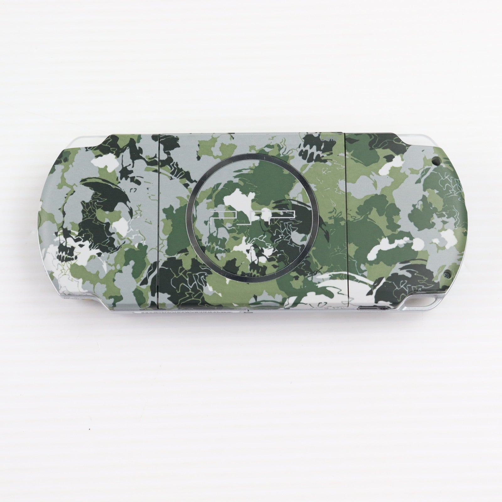 【中古即納】[PSP] (本体) METAL GEAR SOLID PEACE WALKER(メタルギア ソリッド ピースウォーカー) プレミアムパッケージ コナミデジタルエンタテインメント(VP071-J1)(20100429)