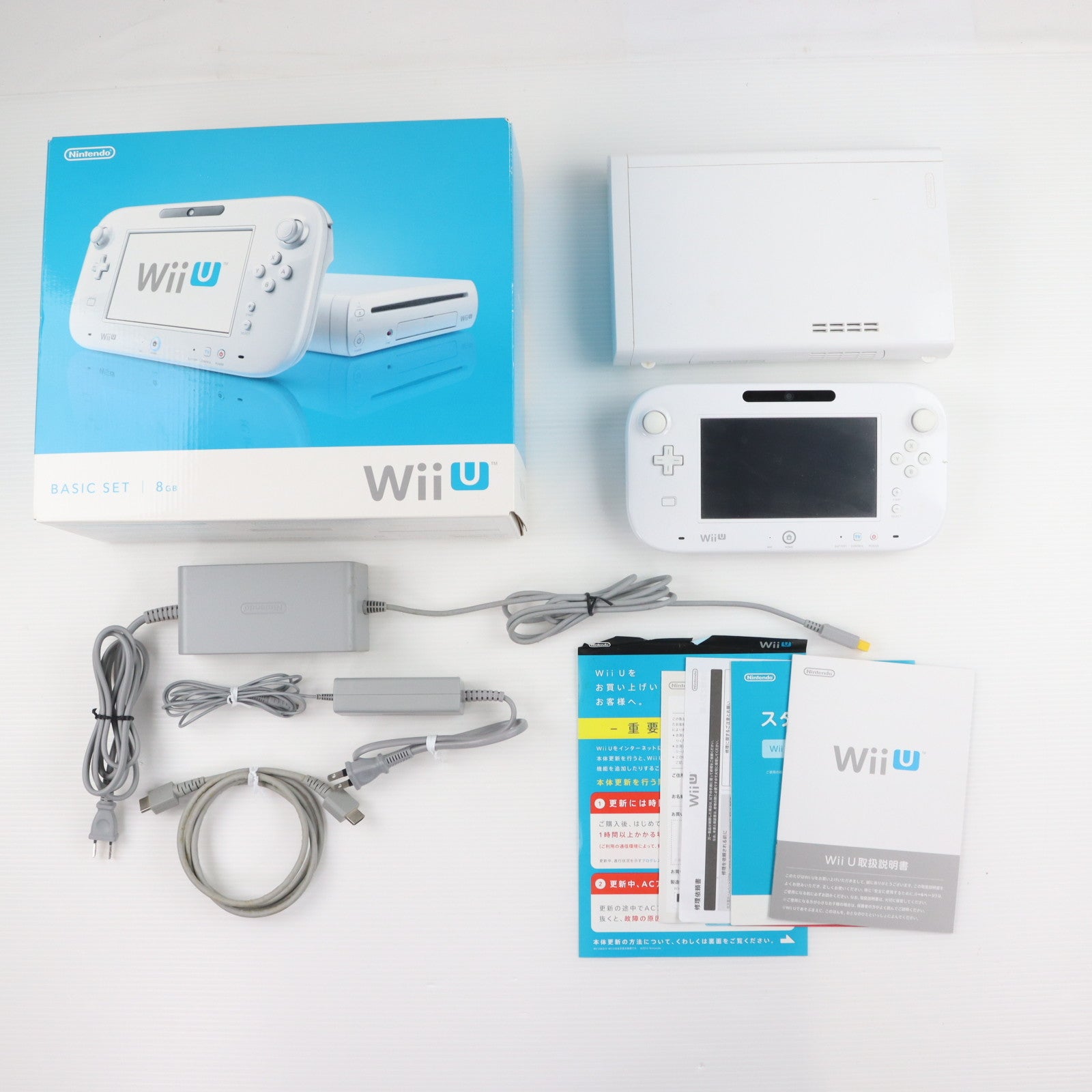 【中古即納】[WiiU] (本体) Wii U ベーシックセット 白 BASIC SET Shiro(本体メモリー8GB) 任天堂(WUP-S-WAAA)(20121208)