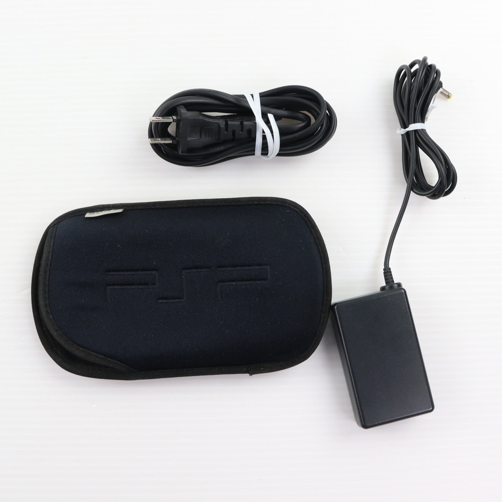 【中古即納】[PSP] (本体) PlayStation Portable(プレイステーション・ポータブル) ブラック SCE(PSP-1000)(20041212)