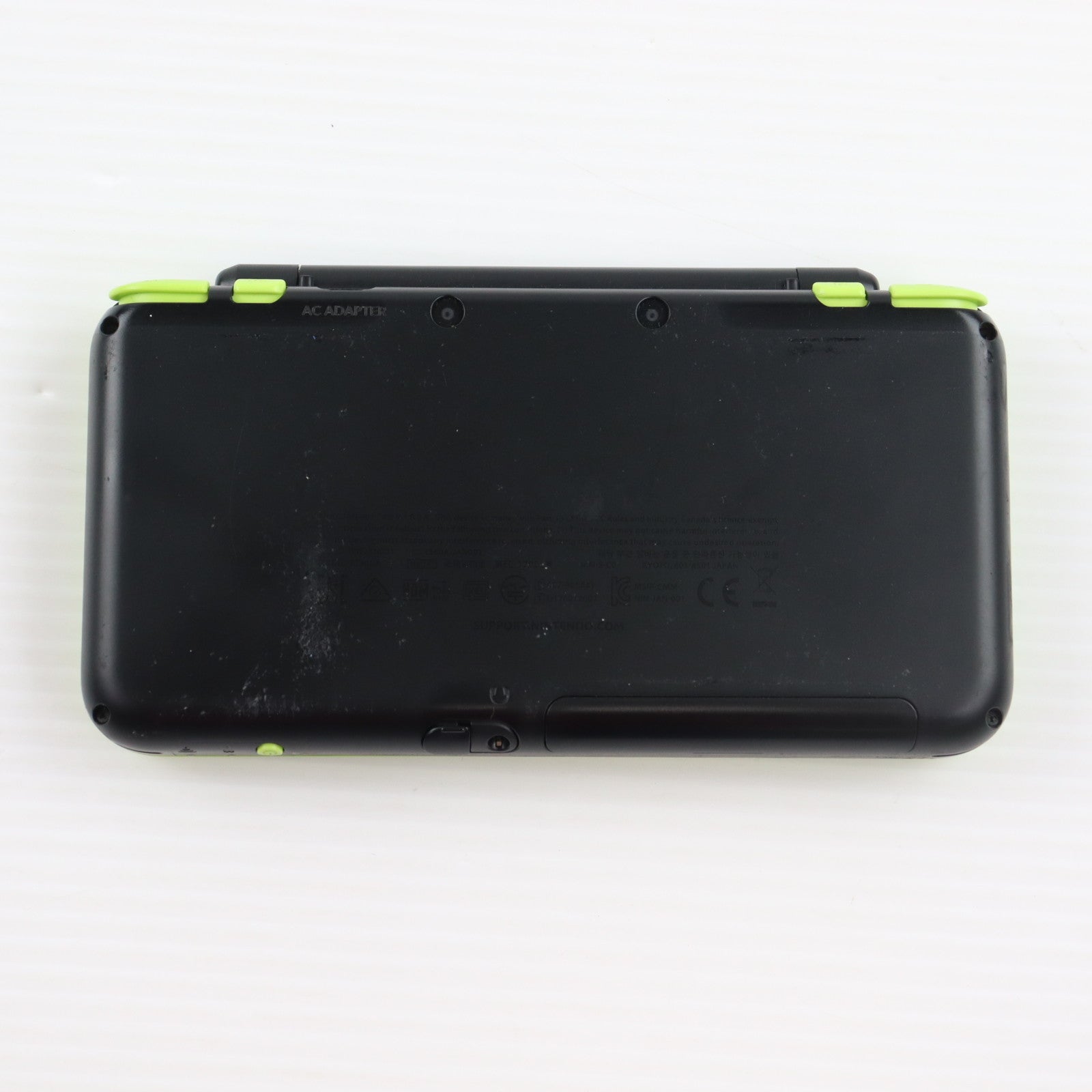 【中古即納】[3DS] (本体) Newニンテンドー2DS LL ブラック×ライム 任天堂(JAN-S-MAAA)(20171005)