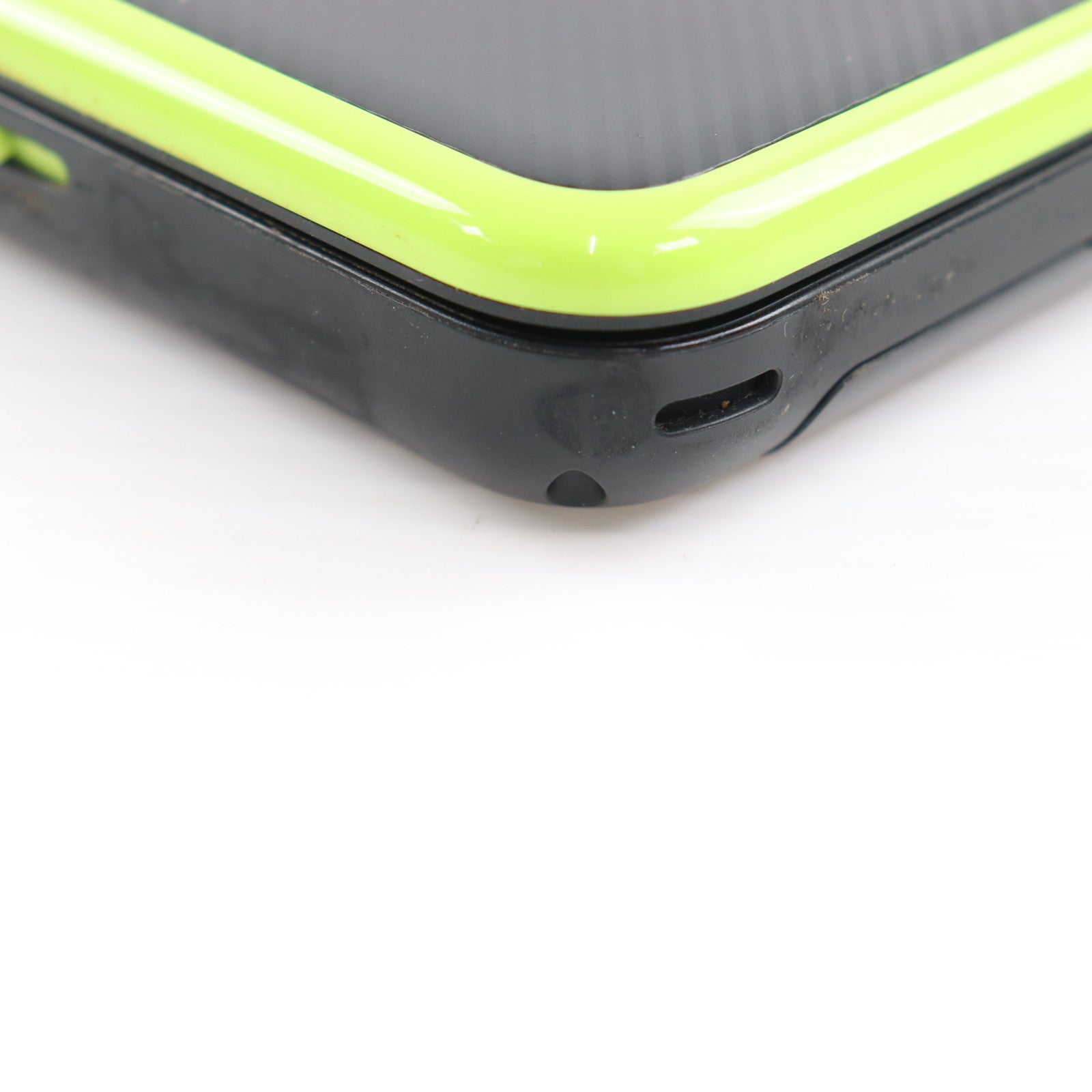 【中古即納】[3DS] (本体) Newニンテンドー2DS LL ブラック×ライム 任天堂(JAN-S-MAAA)(20171005)
