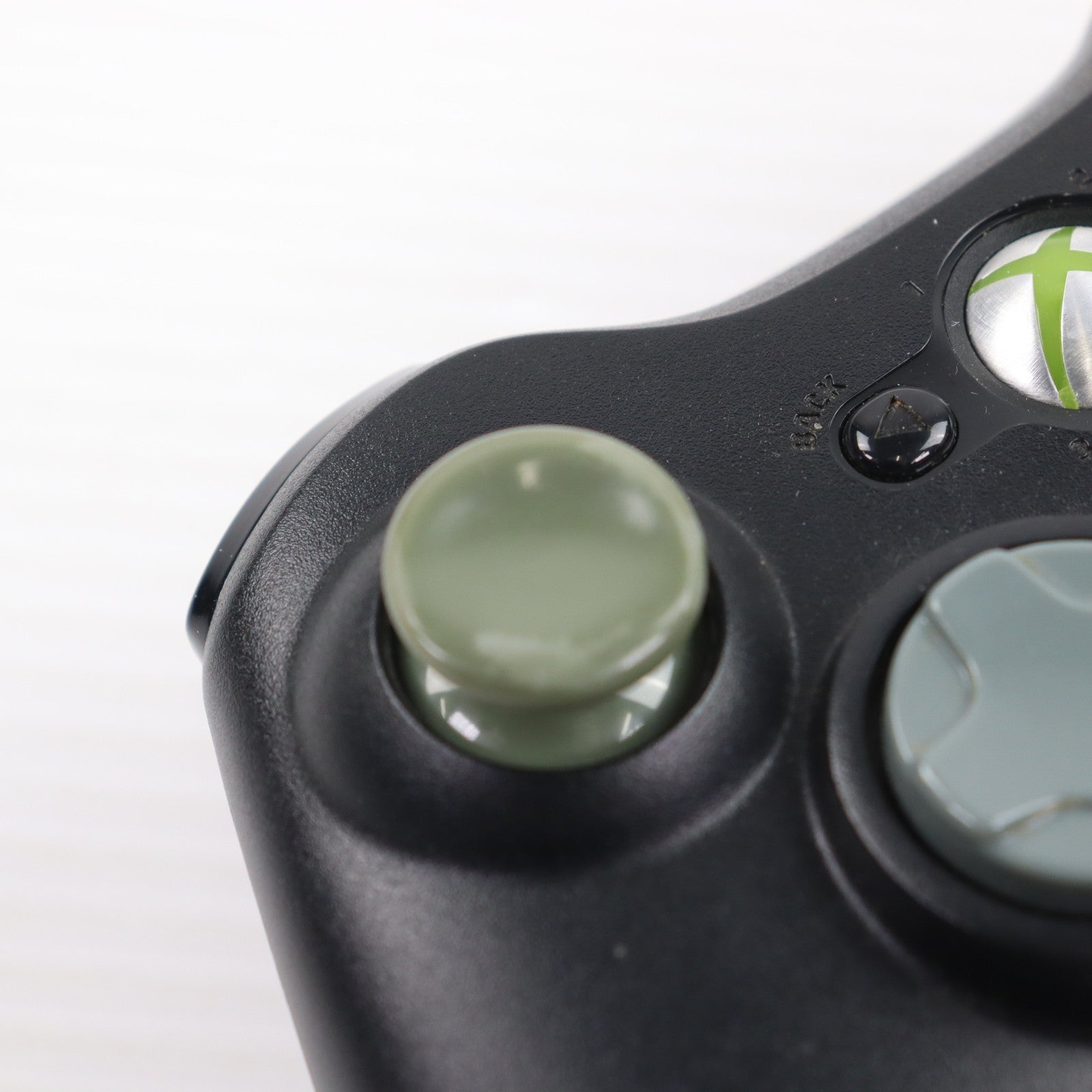 【中古即納】[Xbox360] (本体) Xbox 360 エリート 120GB(HDMI AVケーブル同梱) 日本マイクロソフト(B4J-00128)(20071011)