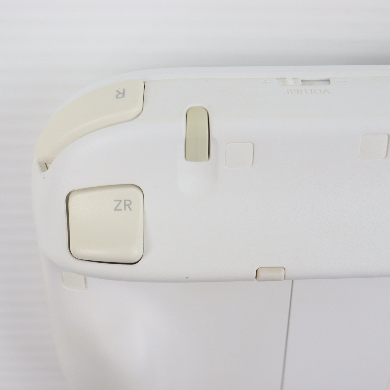 【中古即納】[WiiU] (本体) Wii U すぐに遊べるファミリープレミアムセット+Wii Fit U(シロ) 任天堂(WUP-S-WAFT)(20131205)