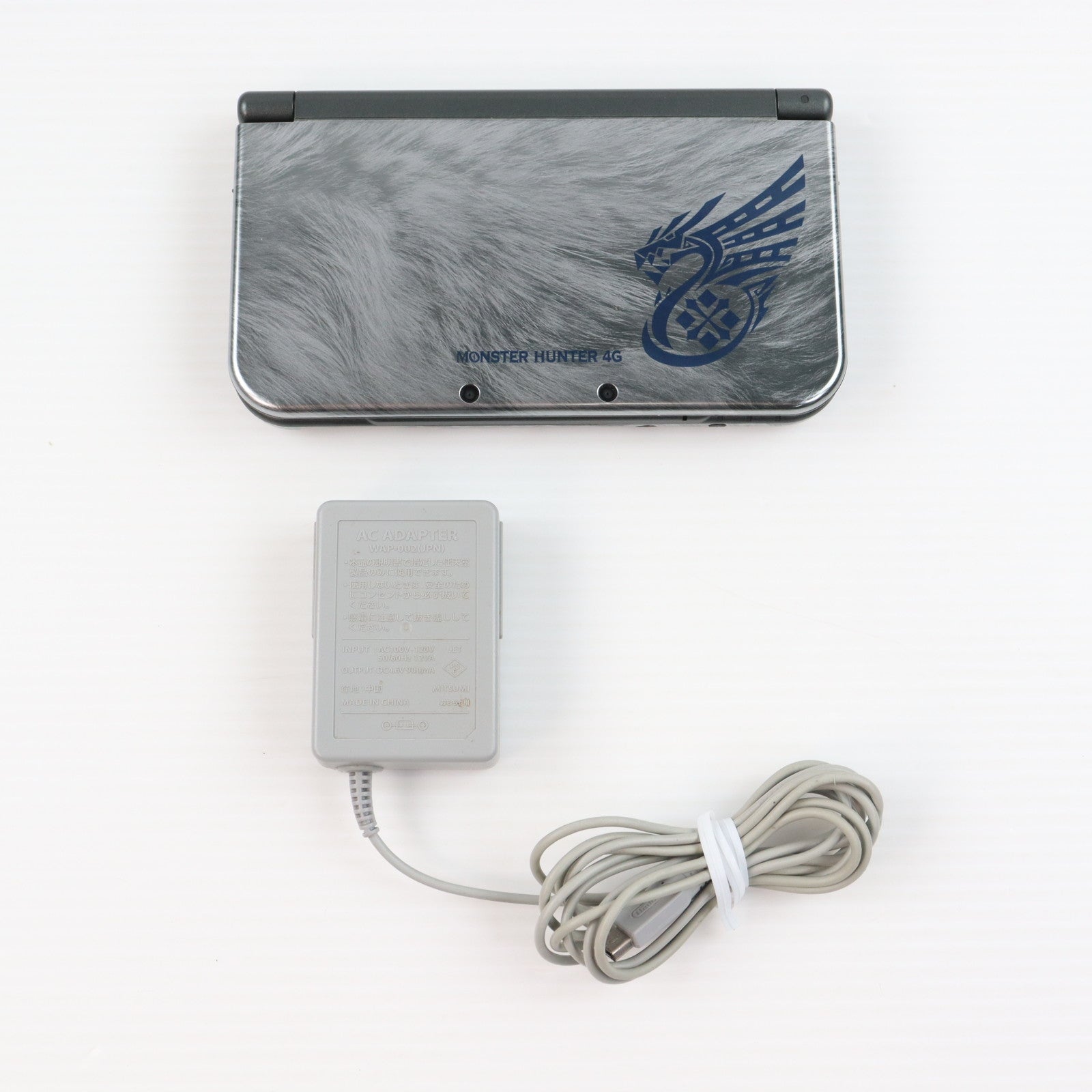 【中古即納】[3DS] (本体) Newニンテンドー3DS LL モンスターハンター4G スペシャルパック 任天堂(RED-S-VBCA)(20141011)