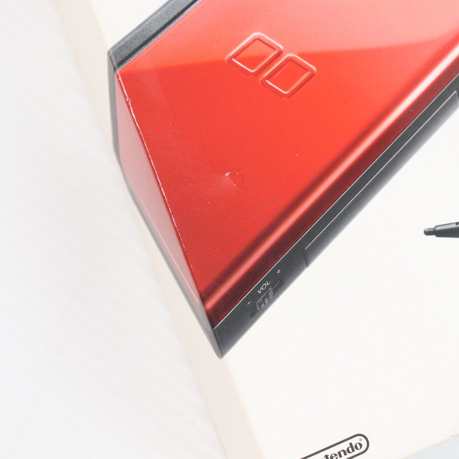 【中古即納】[NDS] (本体) ニンテンドーDS Lite(ライト) クリムゾンブラック 任天堂(USG-S-RMKA)(20071004)