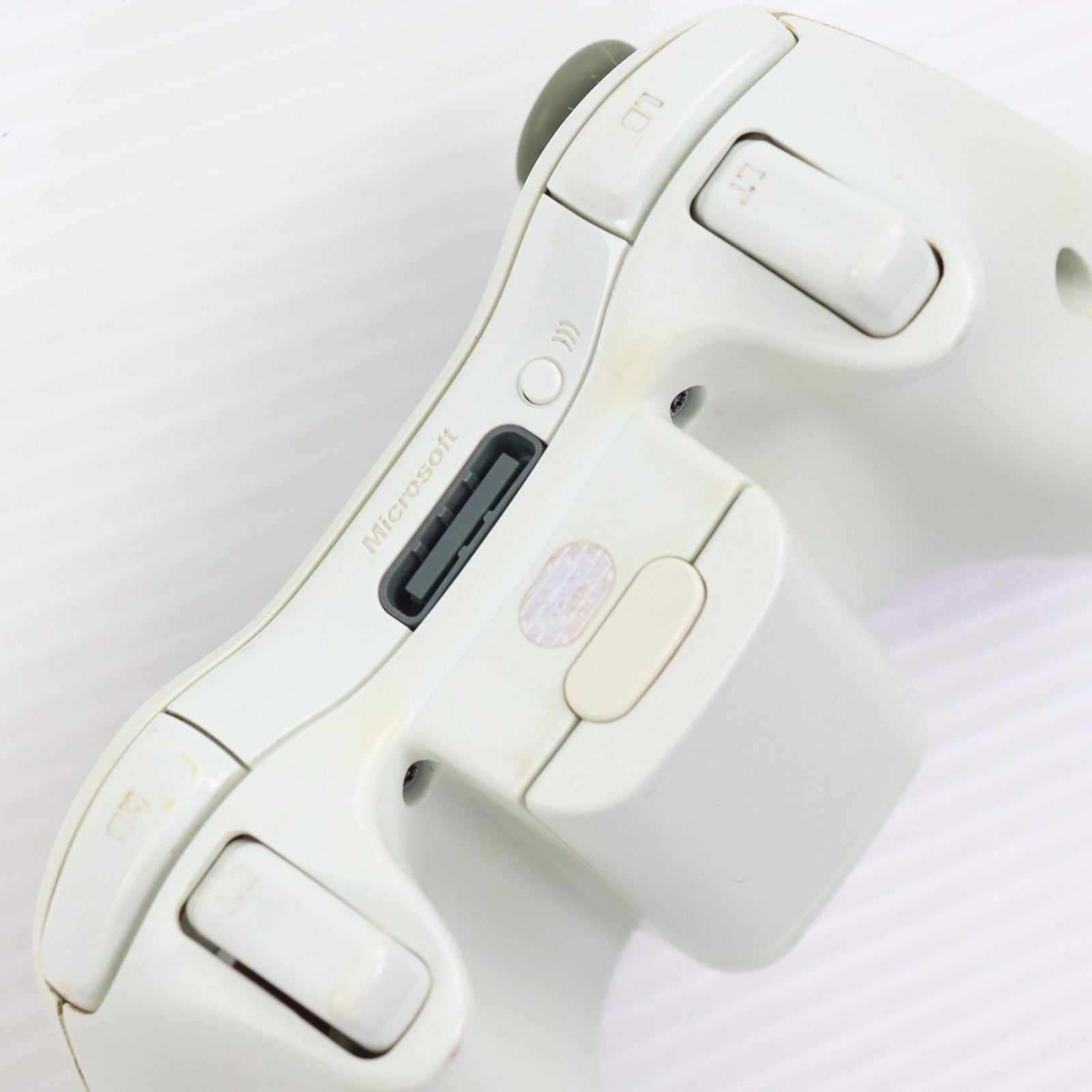 【中古即納】[Xbox360] (本体) Xbox 360 20GB マイクロソフト(B4J-00037)(20051210)