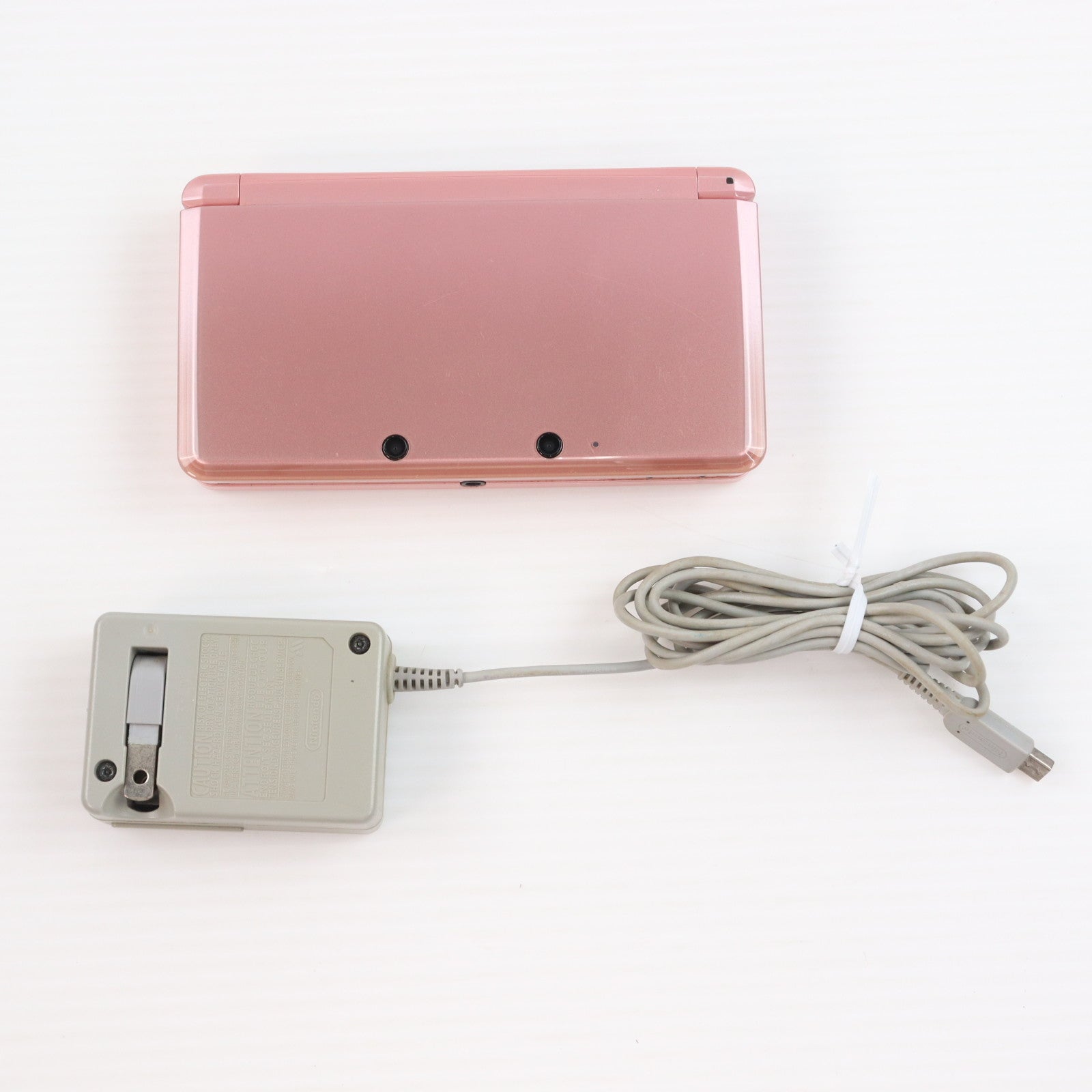 【中古即納】[3DS] (本体) ニンテンドー3DS ミスティピンク 任天堂(CTR-S-PAAA)(20111020)