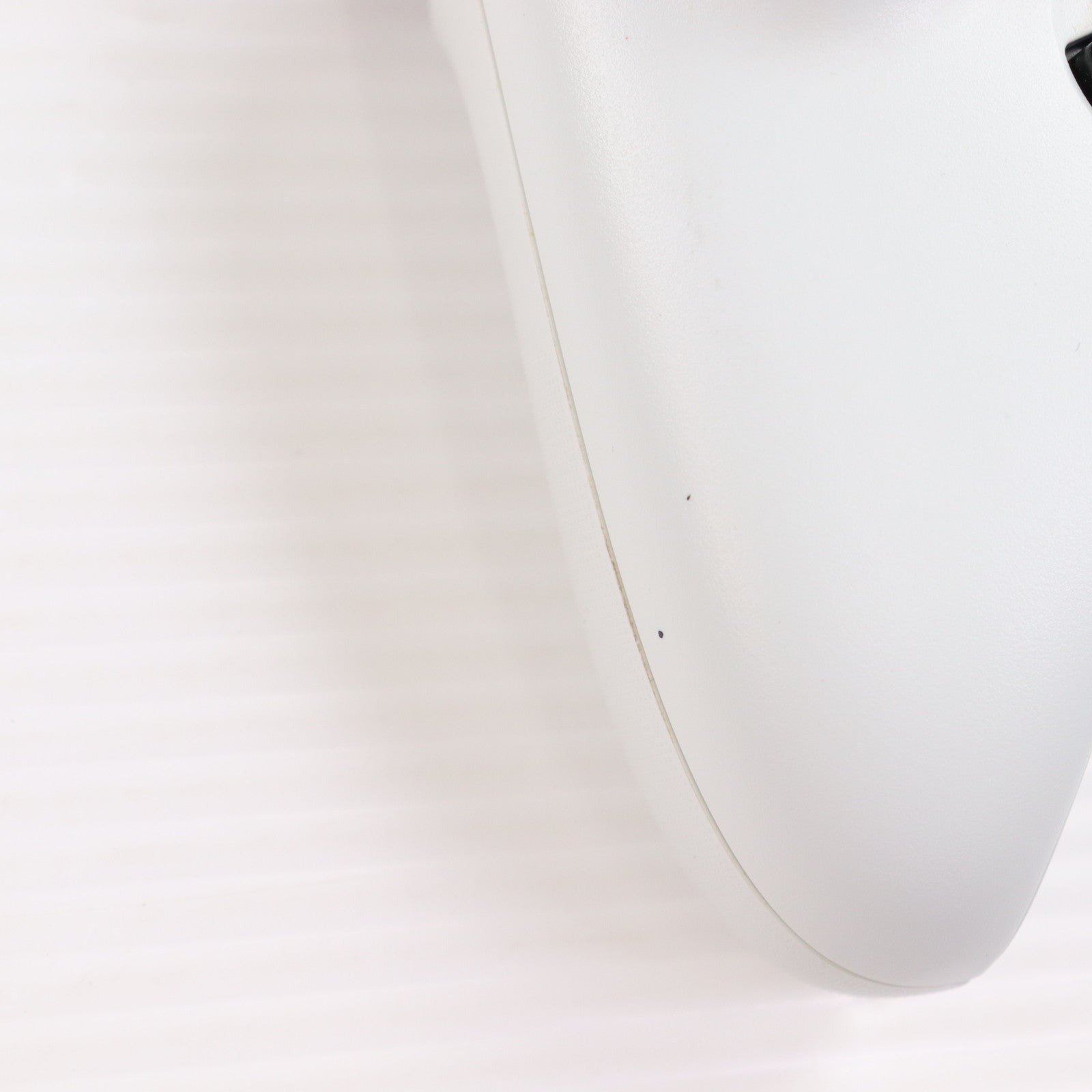 【中古即納】[XboxOne] (本体) Xbox One X ホワイト スペシャル エディション 1TB 日本マイクロソフト(FMP-00063)(20181108)