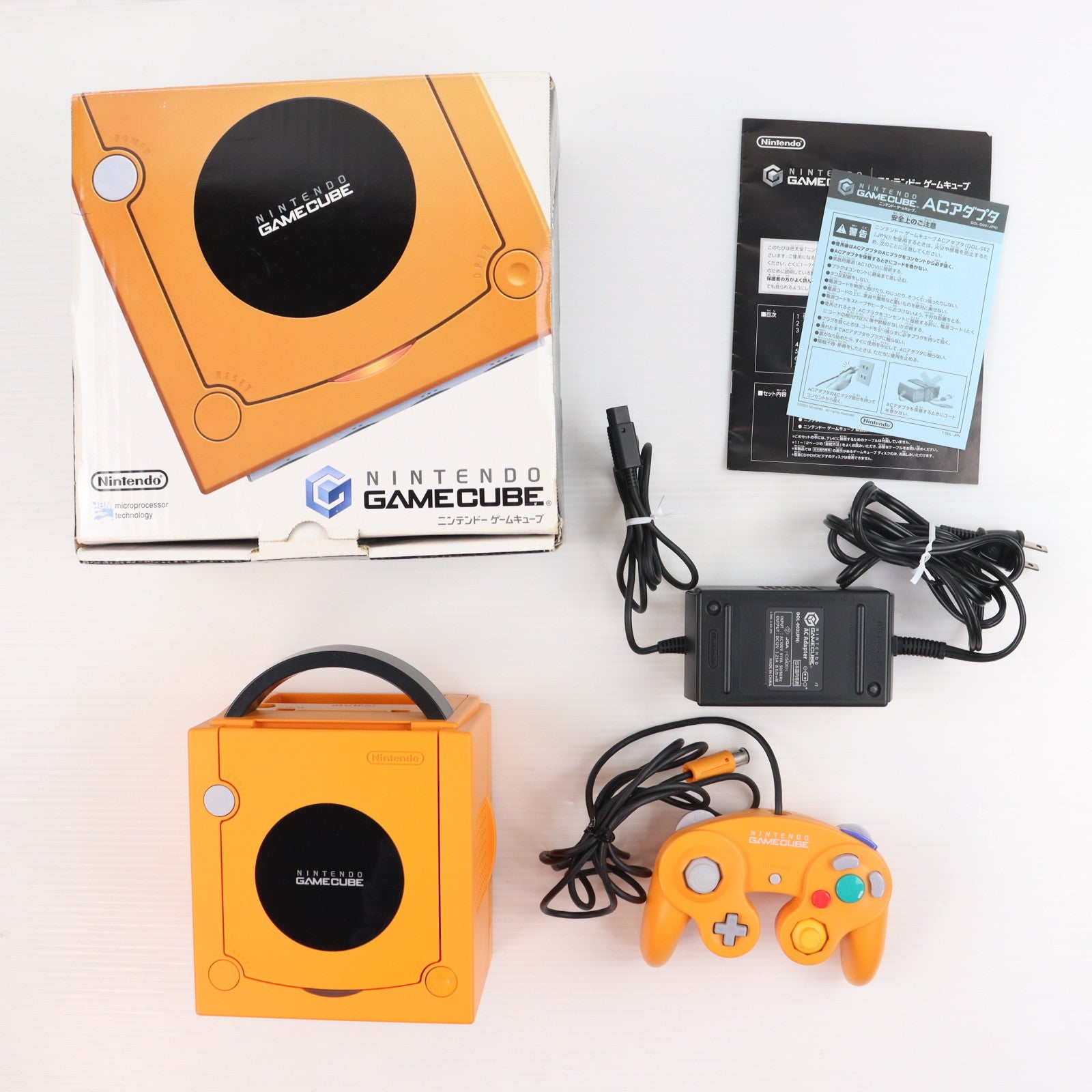 【中古即納】[GC] (本体) NINTENDO GAMECUBE(ニンテンドー ゲームキューブ) オレンジ 任天堂(DOL-SOA)(20011121)