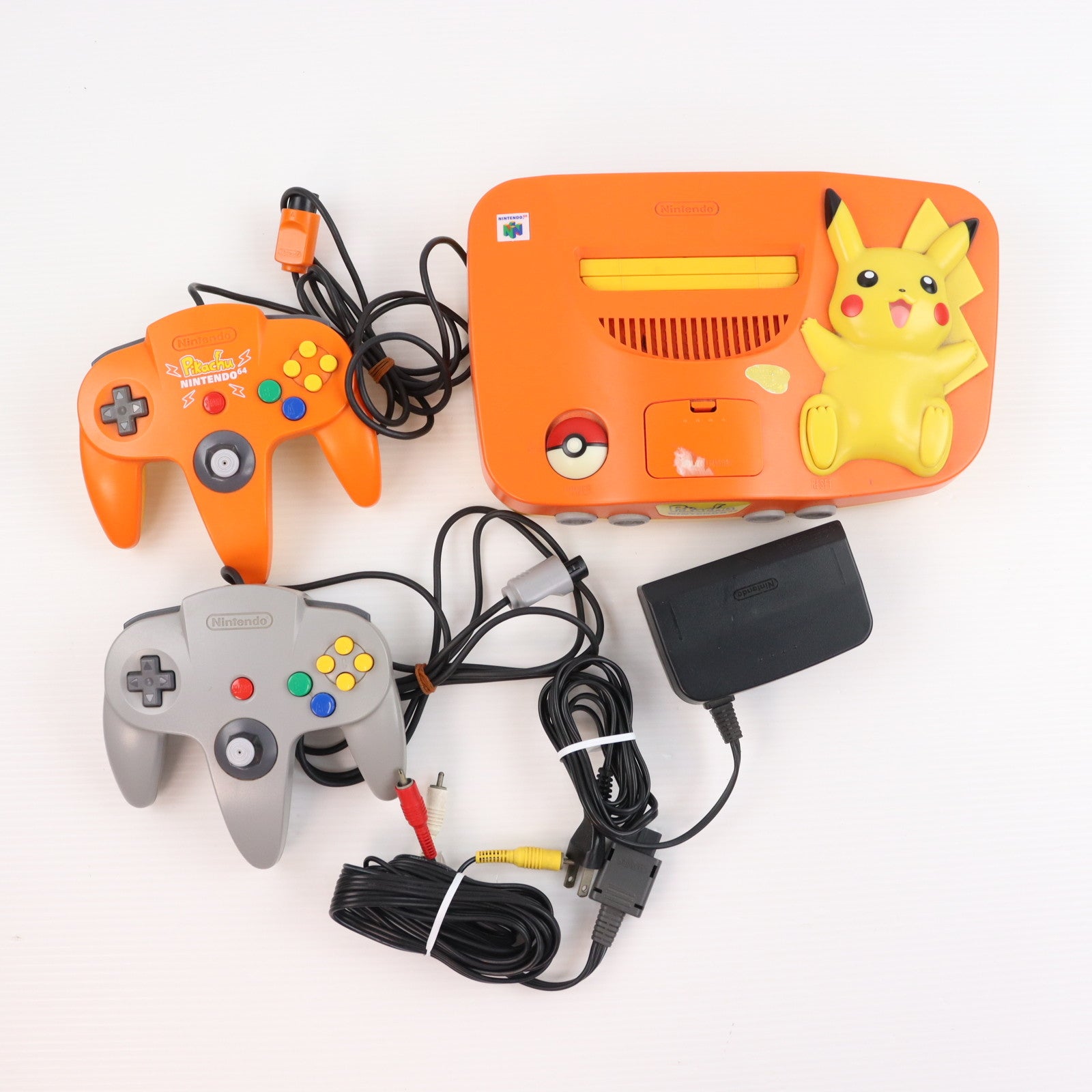 【中古即納】[N64] (本体) ピカチュウ NINTENDO64(ニンテンドウ64/ニンテンドー64) オレンジ&イエロー 任天堂(NUS-101)(20000721)