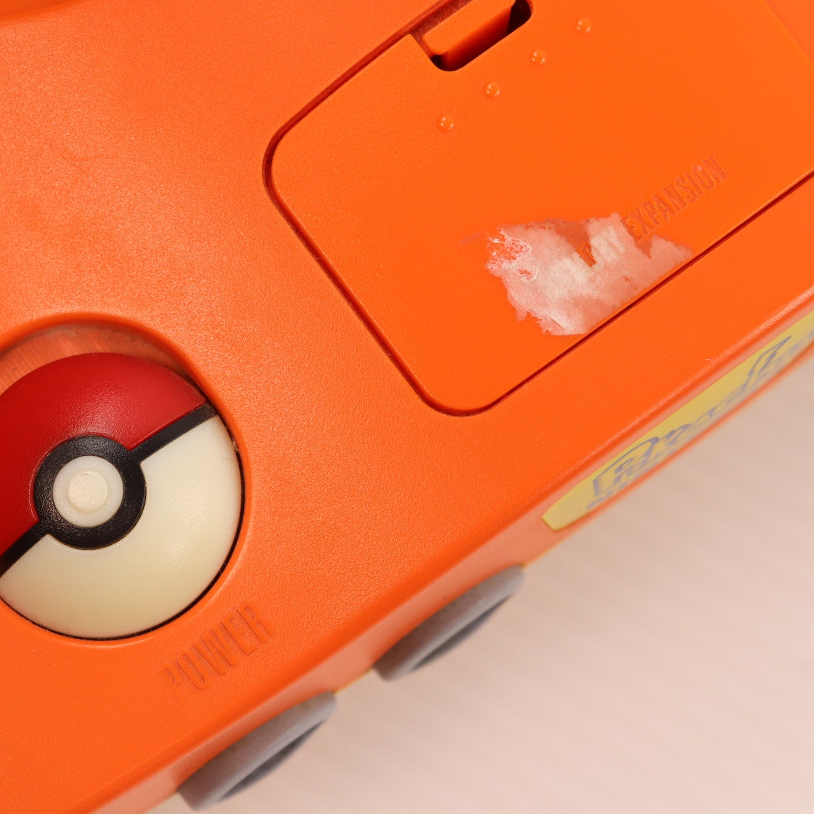 【中古即納】[N64] (本体) ピカチュウ NINTENDO64(ニンテンドウ64/ニンテンドー64) オレンジ&イエロー 任天堂(NUS-101)(20000721)