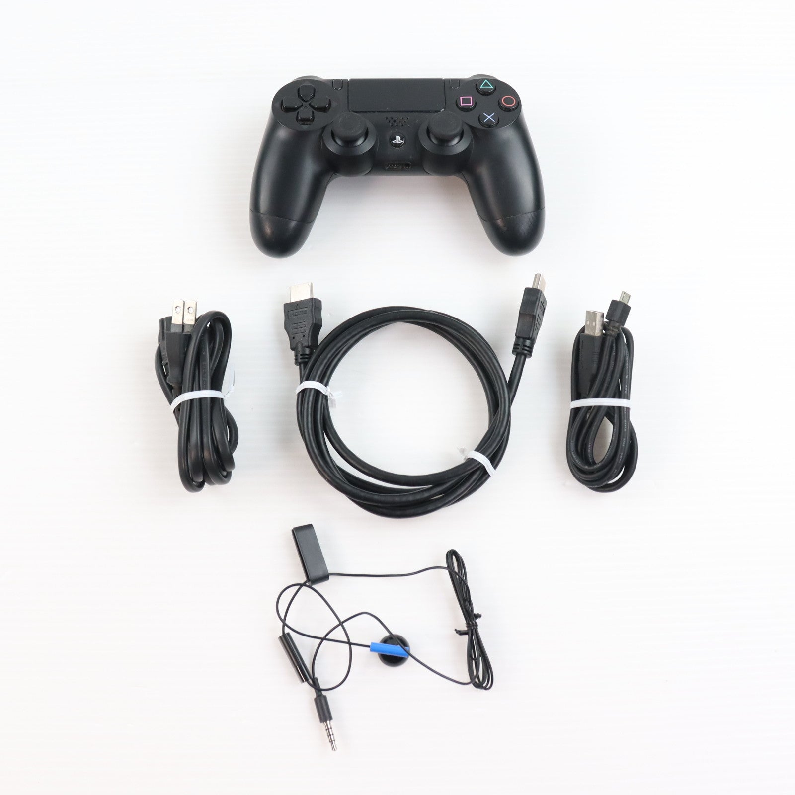 【中古即納】[PS4] (本体) PlayStation 4(プレイステーション4) ジェット・ブラック HDD500GB SCE(CUH-1000AB01)(20140222)