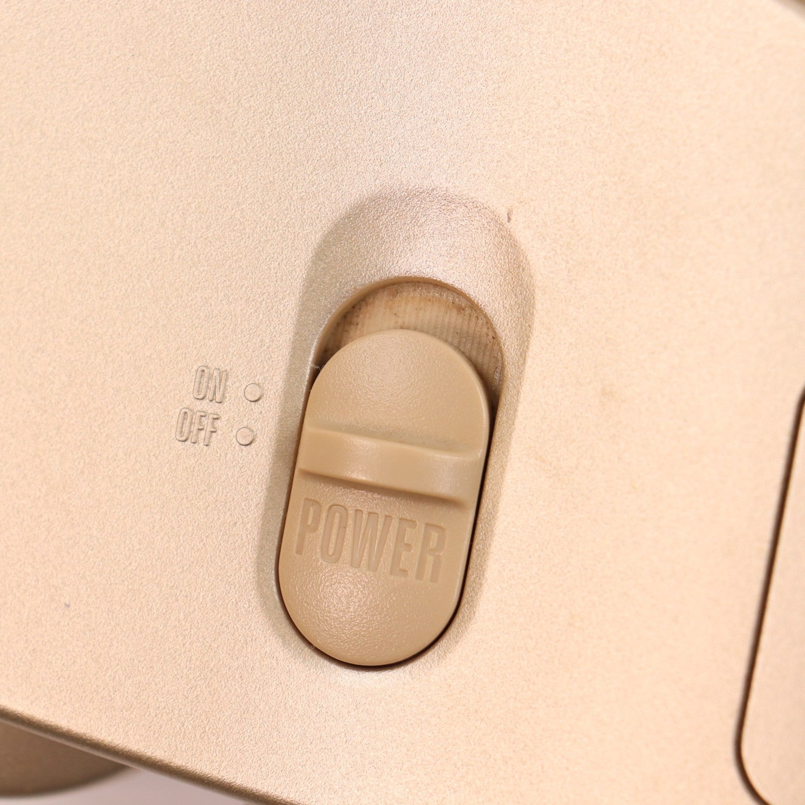 【中古即納】[N64] (本体) トイザラス限定 NINTENDO64(ニンテンドウ64/ニンテンドー64) ゴールド 任天堂(NUS-001)(19981231)