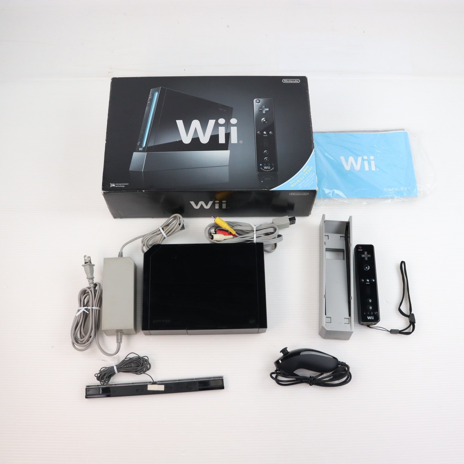 【中古即納】[Wii] (本体) Wii(クロ)(Wiiリモコンプラス同梱) 任天堂(RVL-S-KAAH)(20101111)