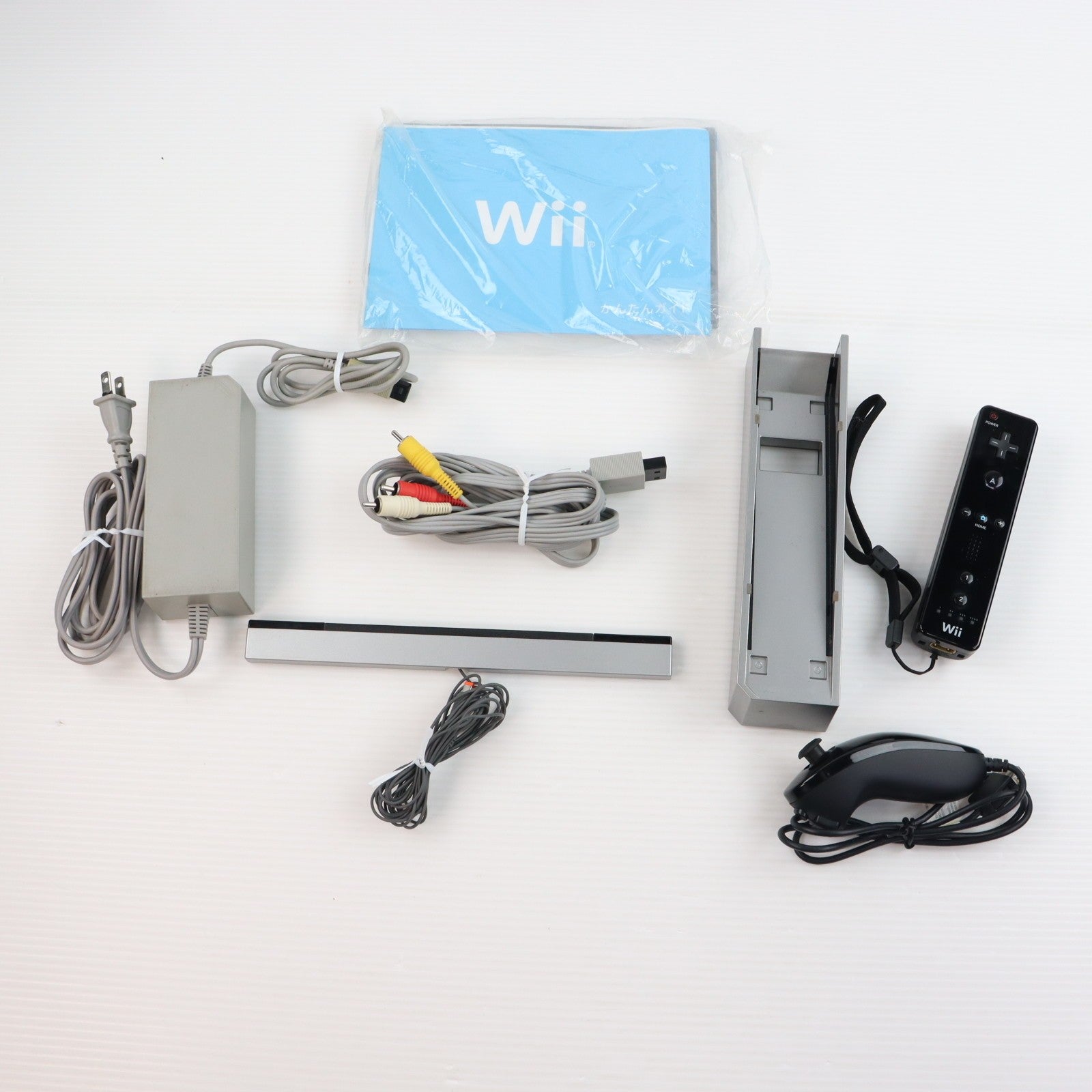 【中古即納】[Wii] (本体) Wii(クロ)(Wiiリモコンプラス同梱) 任天堂(RVL-S-KAAH)(20101111)