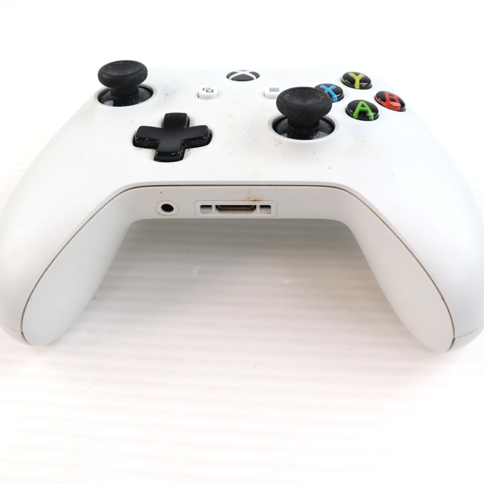 【中古即納】[XboxOne] (本体) Xbox One S 500GB Minecraft同梱版 日本マイクロソフト(ZQ9-00068)(20170126)