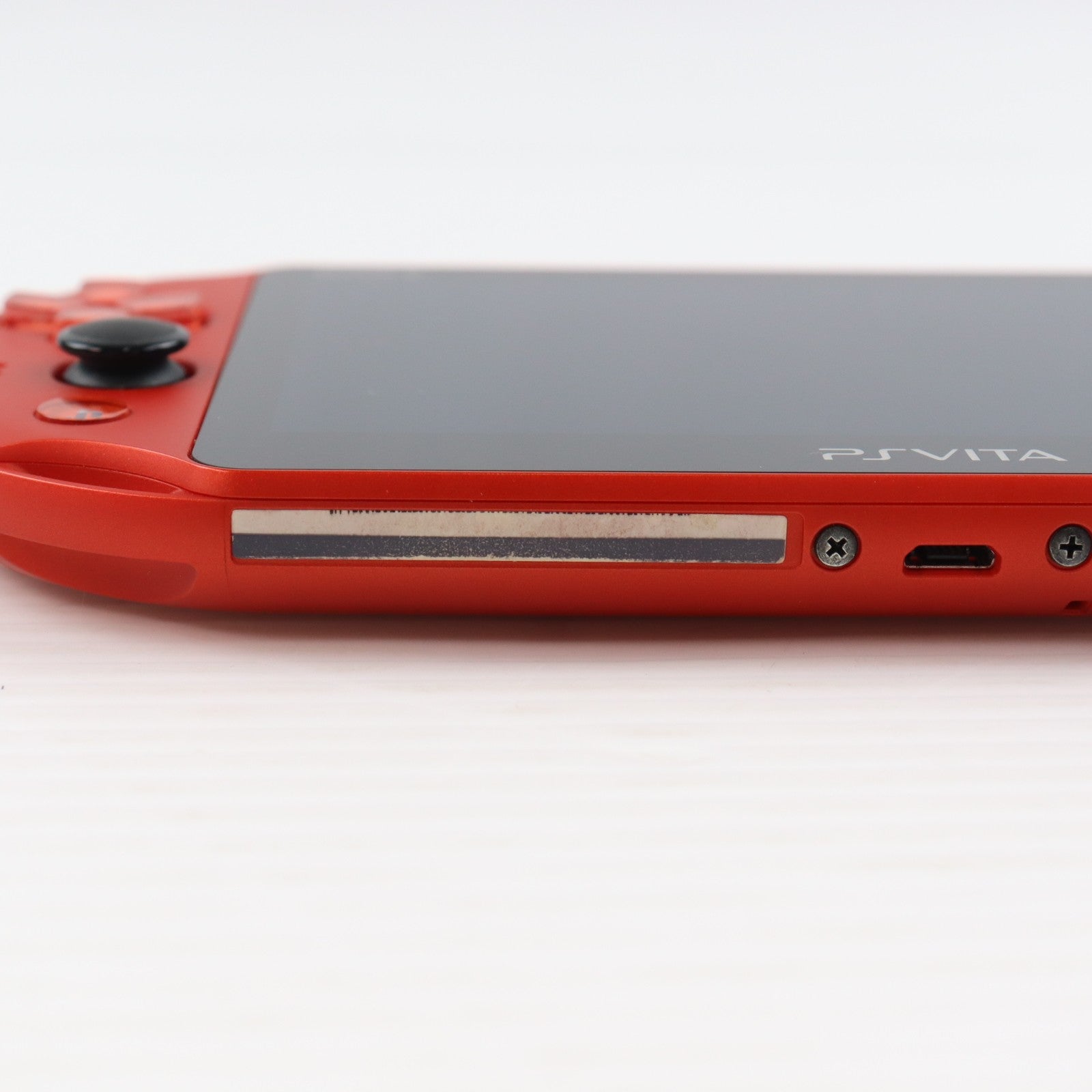 【中古即納】[PSVita] (本体) PlayStation Vita(プレイステーション ヴィータ) Wi-Fiモデル メタリック・レッド SIE(PCH-2000ZA26)(20161201)