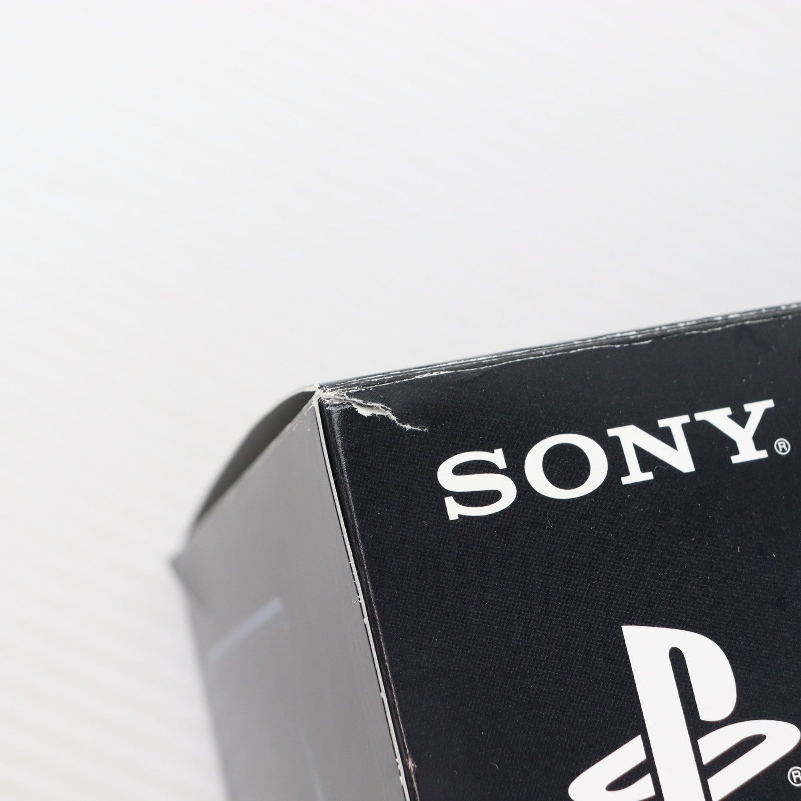 【中古即納】[PS4] (本体) PlayStation 4 FINAL FANTASY XV LUNA EDITION(プレイステーション4 ファイナルファンタジー15 ルーナエディション) SIE(CUHJ-10013)(20161129)