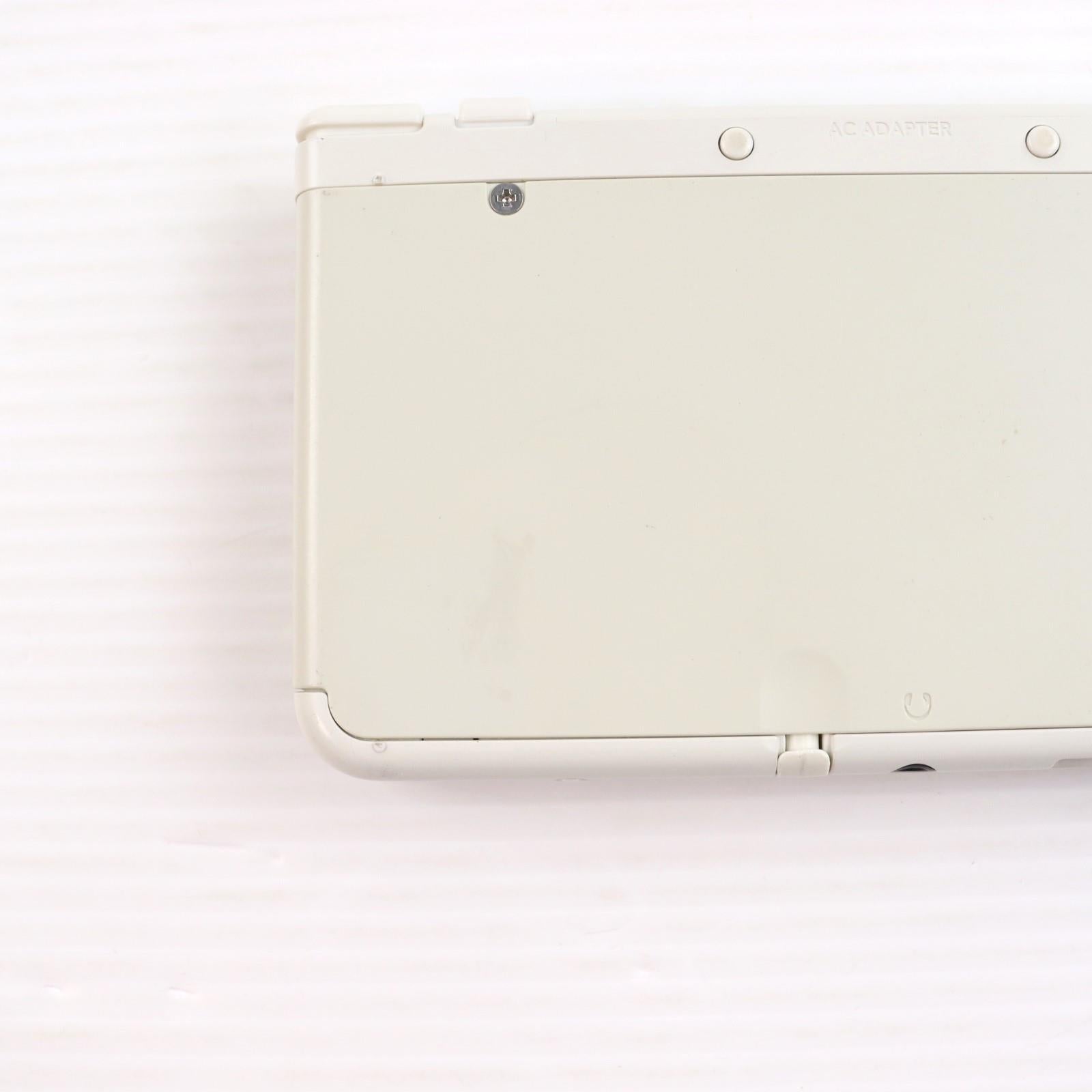 【中古即納】[3DS] (本体) Newニンテンドー3DS ホワイト 任天堂(KTR-S-WAAA)(20141011)