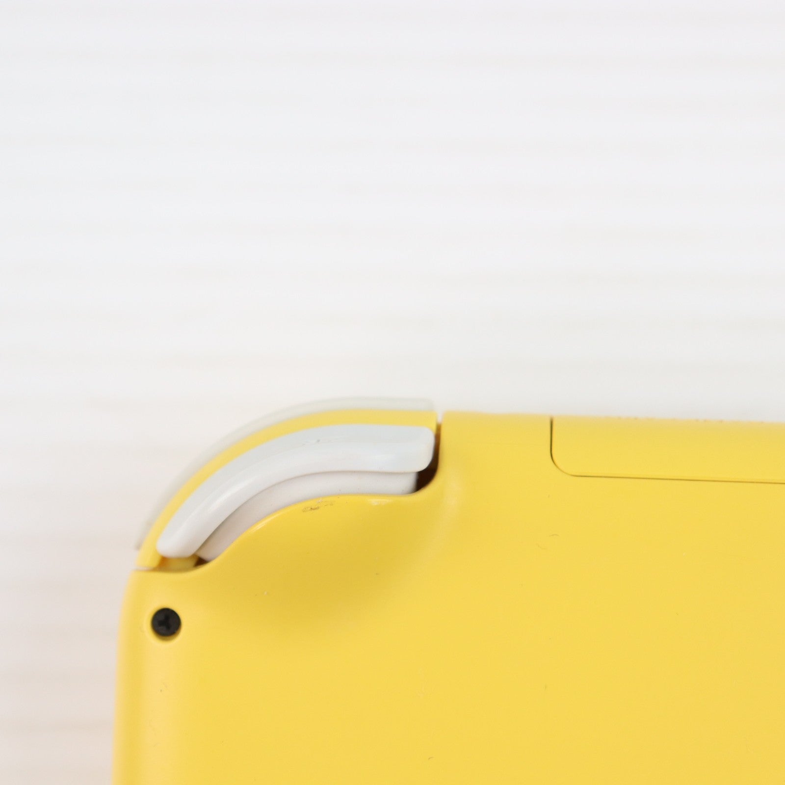 【中古即納】[Switch] (本体) Nintendo Switch Lite(ニンテンドースイッチライト) イエロー 任天堂(HDH-S-YAZAA)(20190920)