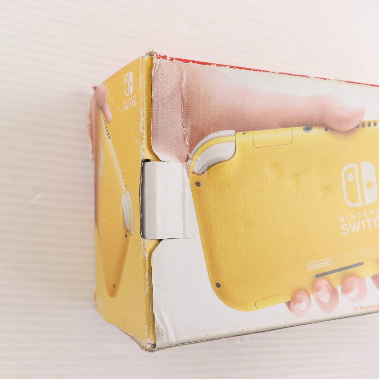 【中古即納】[Switch] (本体) Nintendo Switch Lite(ニンテンドースイッチライト) イエロー 任天堂(HDH-S-YAZAA)(20190920)