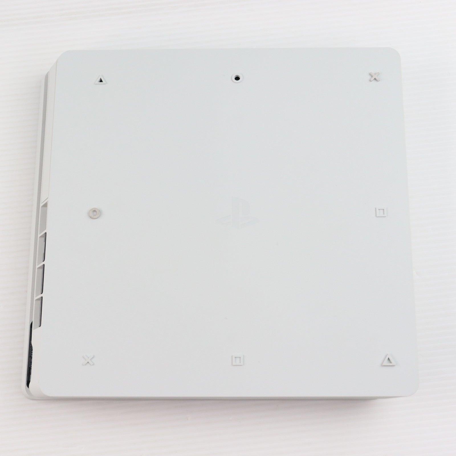 【中古即納】[PS4] (本体) PlayStation 4(プレイステーション4) グレイシャー・ホワイト HDD500GB SIE(CUH-2100AB02)(20170729)
