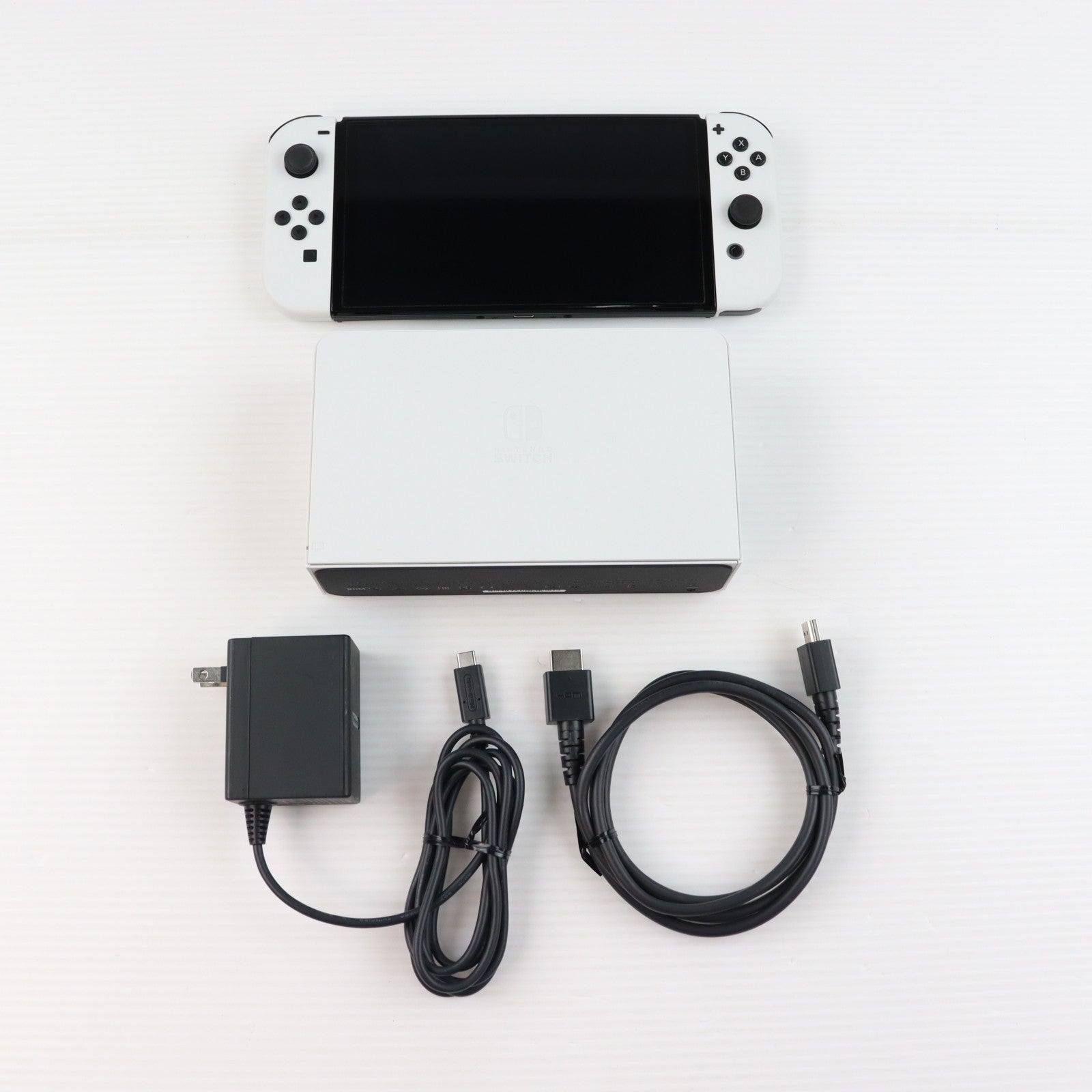 【中古即納】[Switch] (本体) Nintendo Switch(ニンテンドースイッチ) 有機ELモデル Joy-Con(L)/R ホワイト 任天堂(HEG-S-KAAAA)(20211008)
