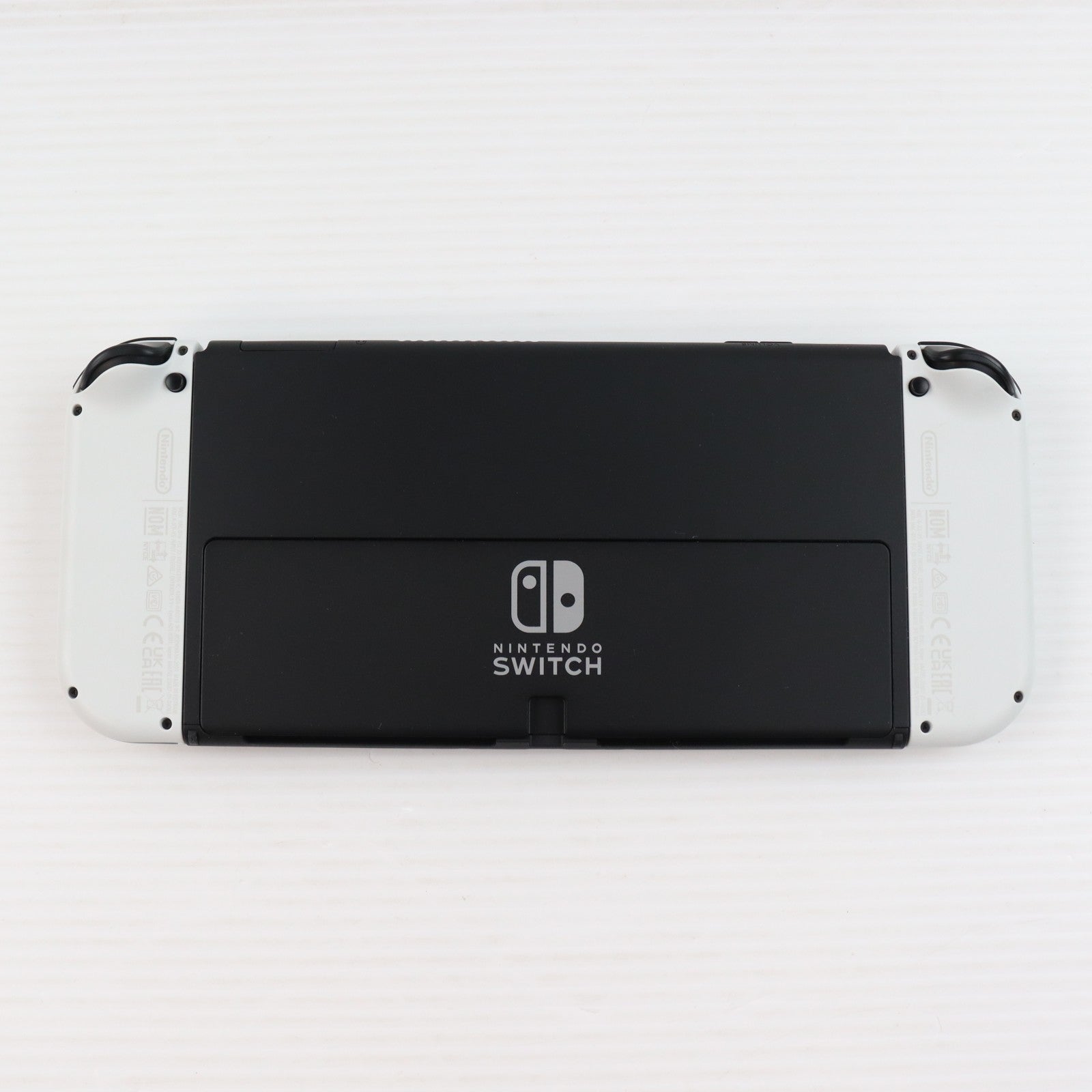 【中古即納】[Switch] (本体) Nintendo Switch(ニンテンドースイッチ) 有機ELモデル Joy-Con(L)/R ホワイト 任天堂(HEG-S-KAAAA)(20211008)