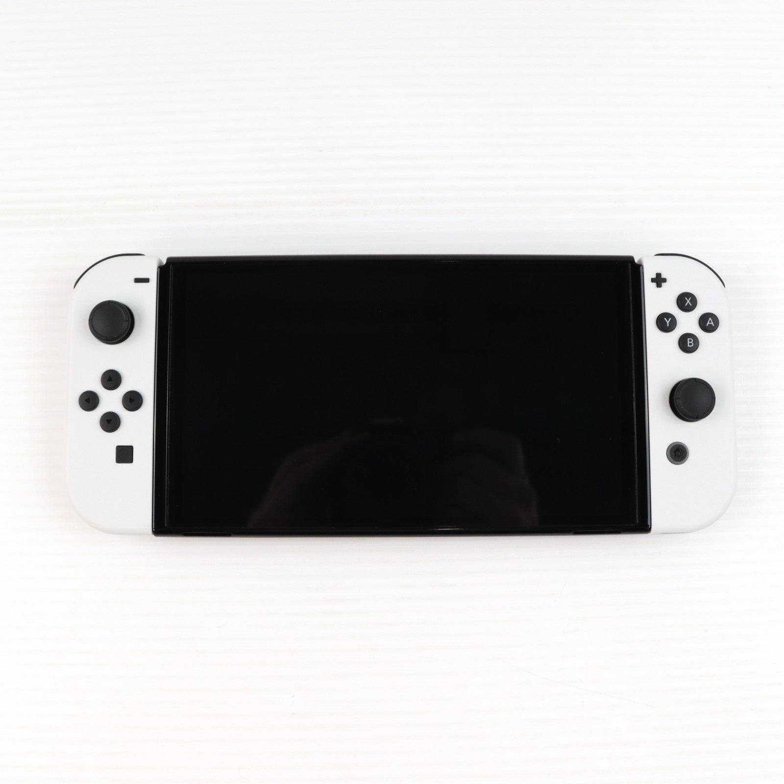 【中古即納】[Switch] (本体) Nintendo Switch(ニンテンドースイッチ) 有機ELモデル Joy-Con(L)/R ホワイト 任天堂(HEG-S-KAAAA)(20211008)